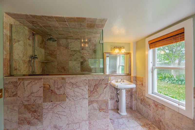 property viewer photo 16