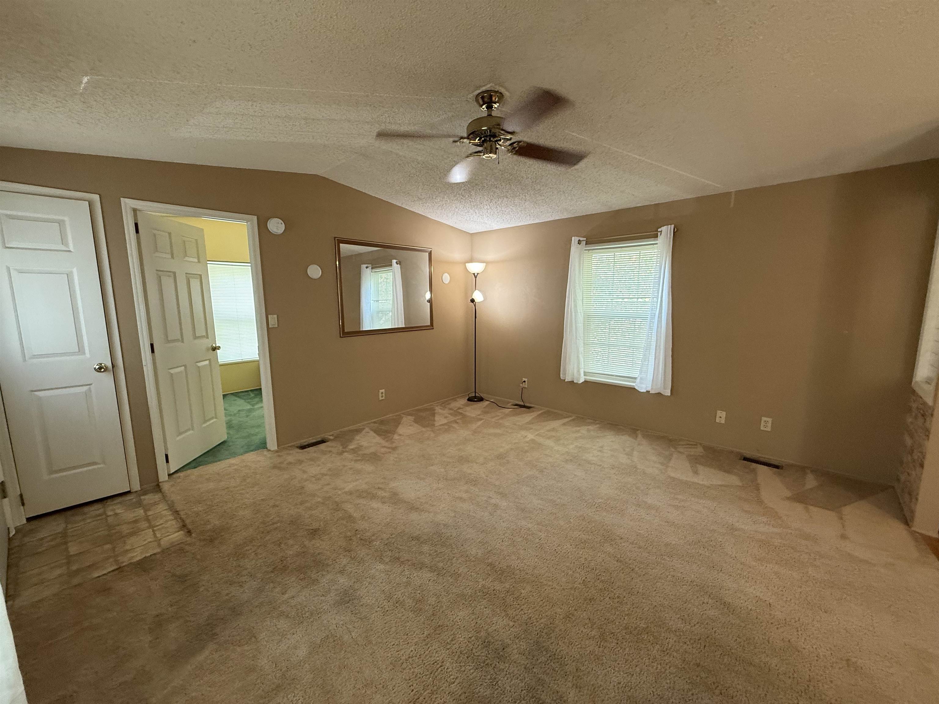 property viewer photo 6