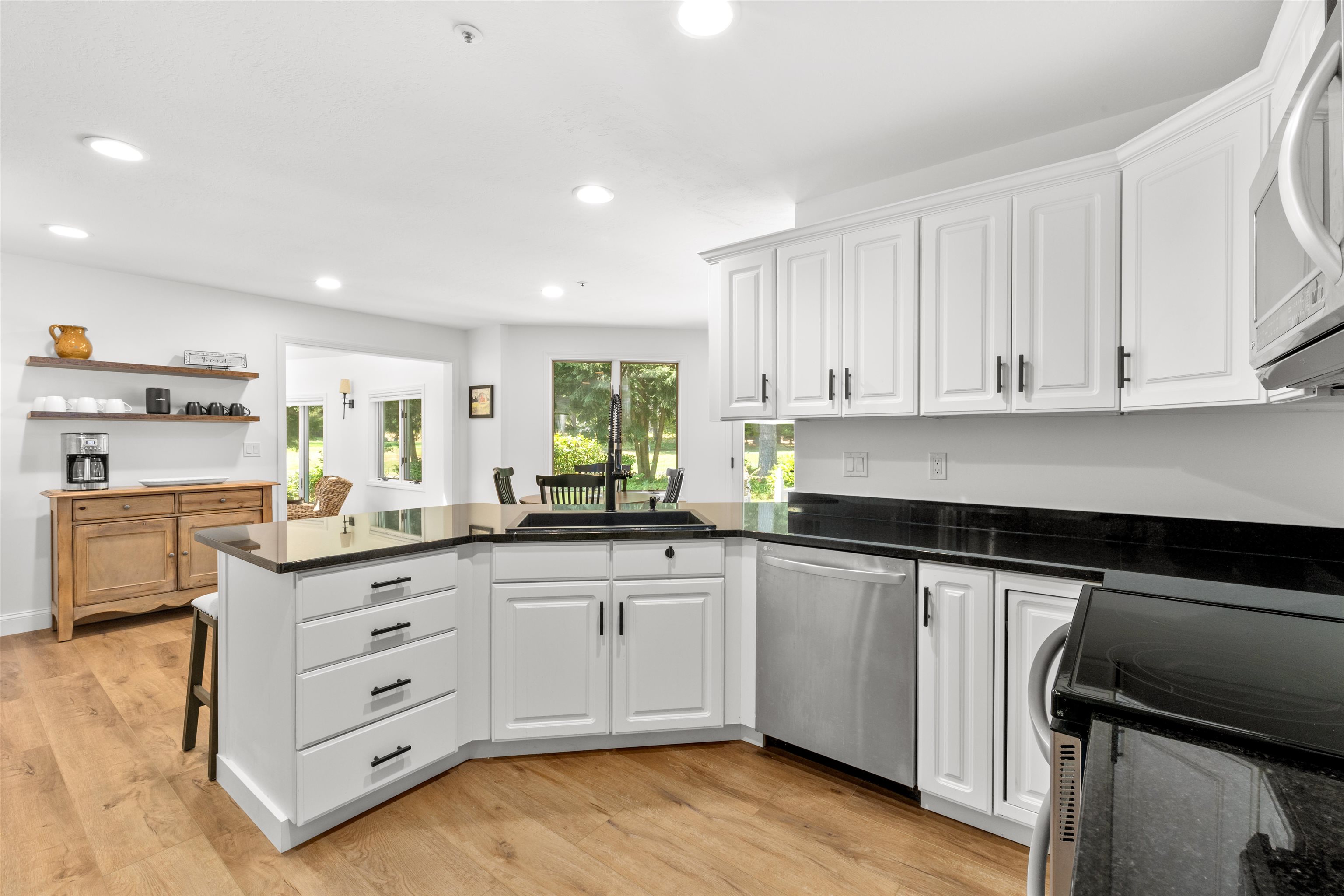 property viewer photo 12