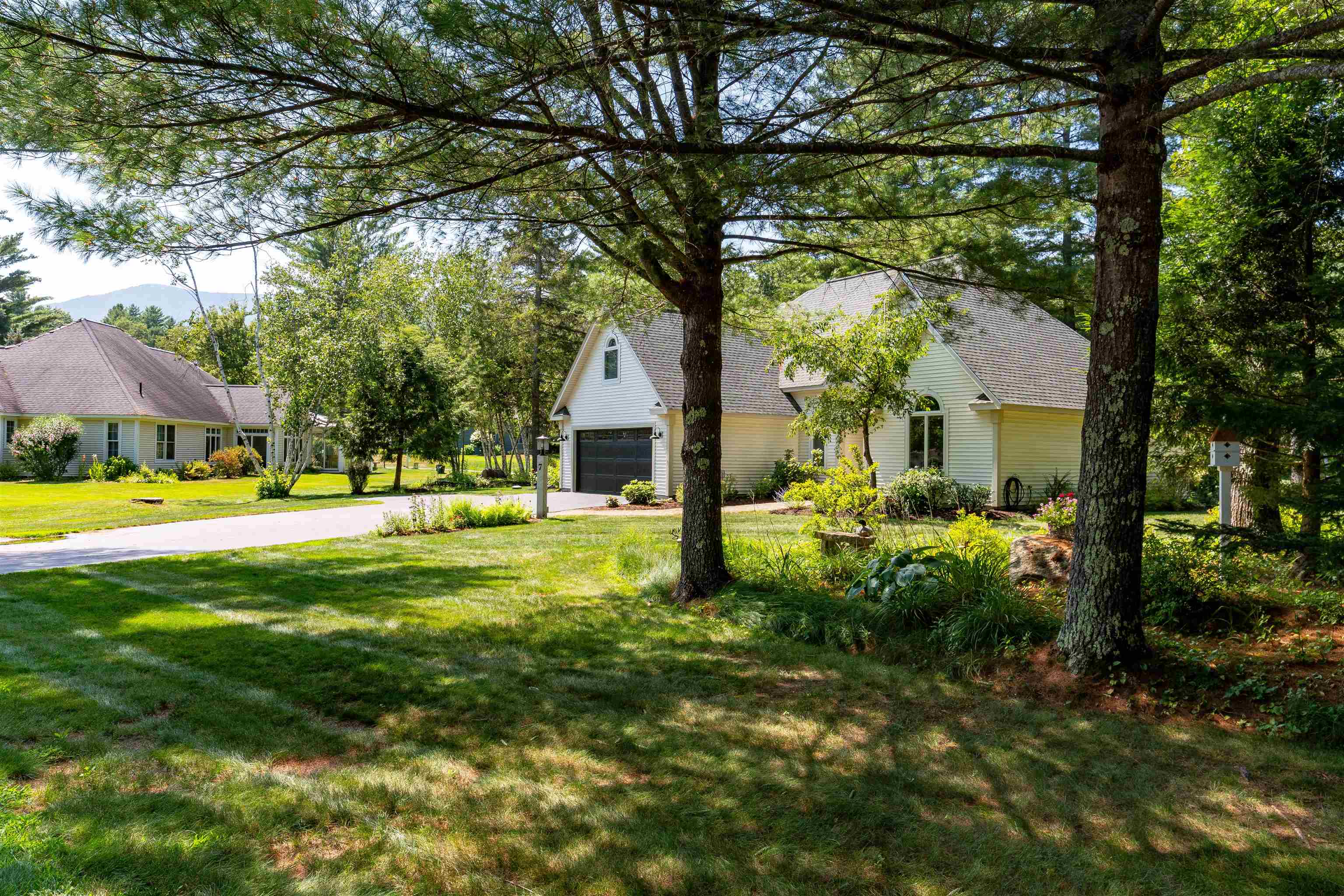 property viewer photo 43