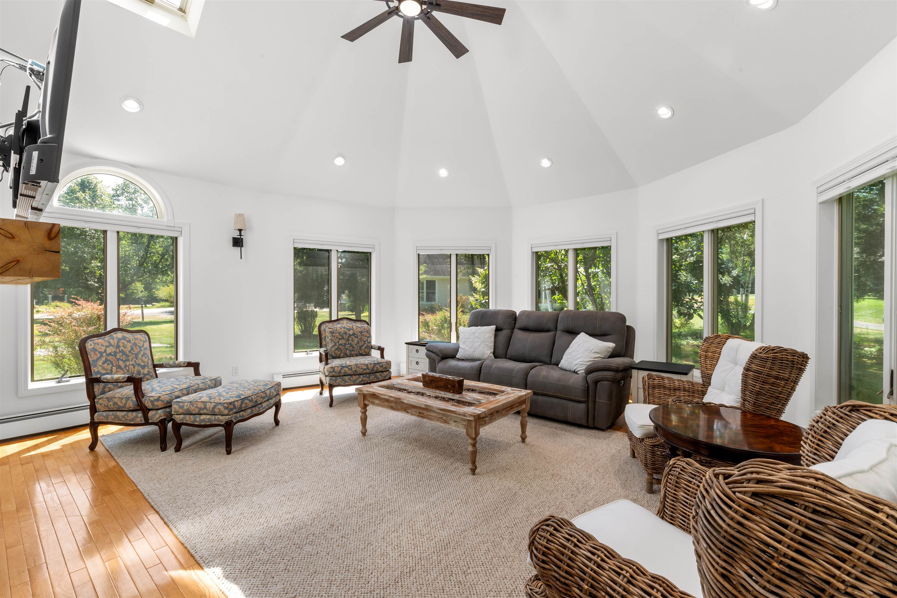 property viewer photo 6