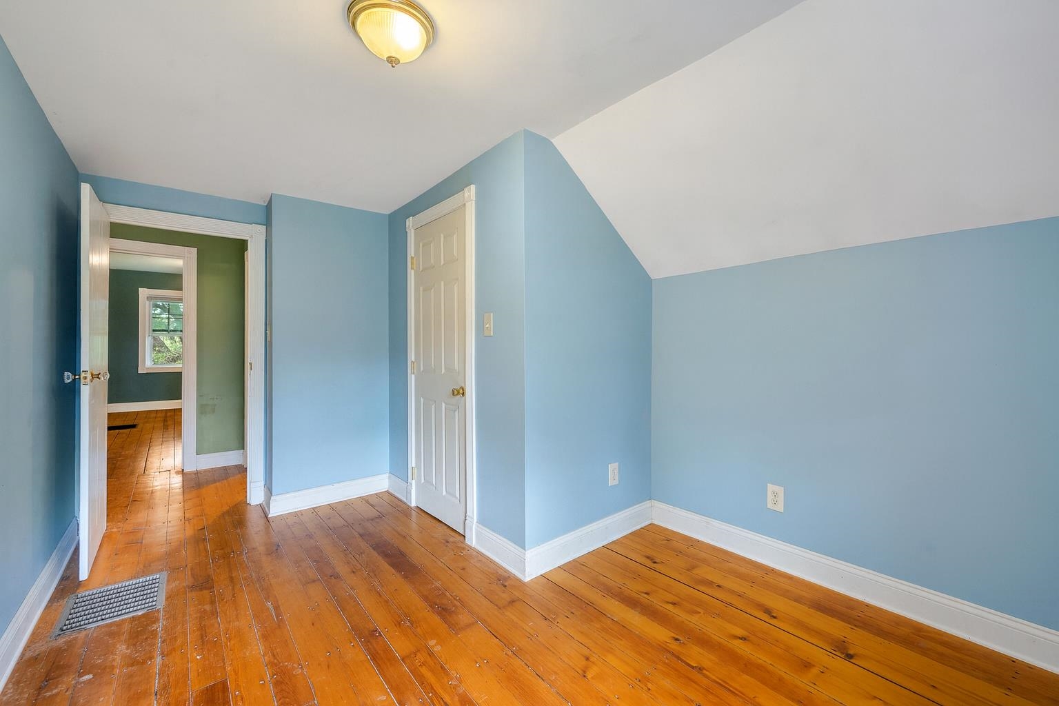 property viewer photo 19