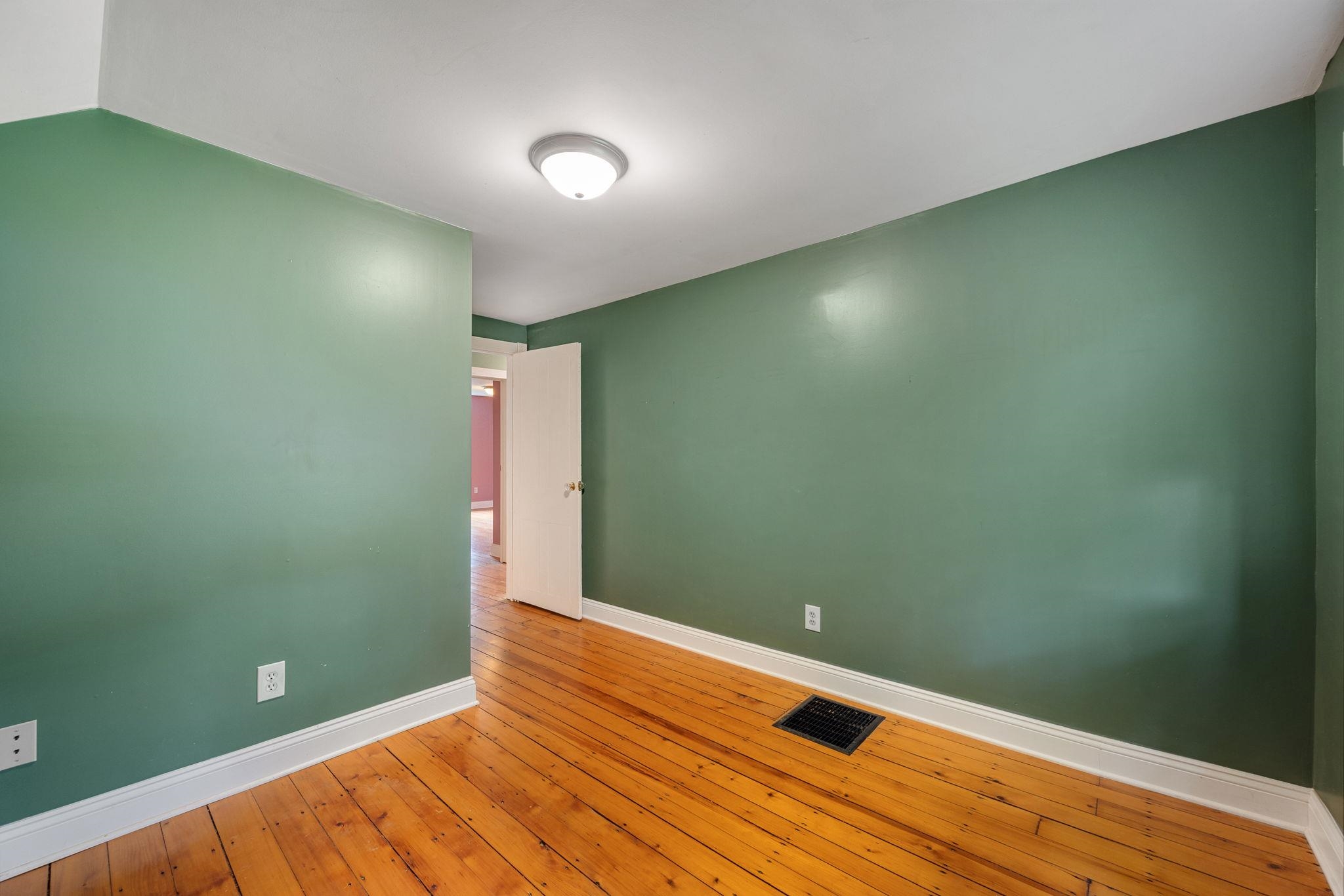 property viewer photo 25