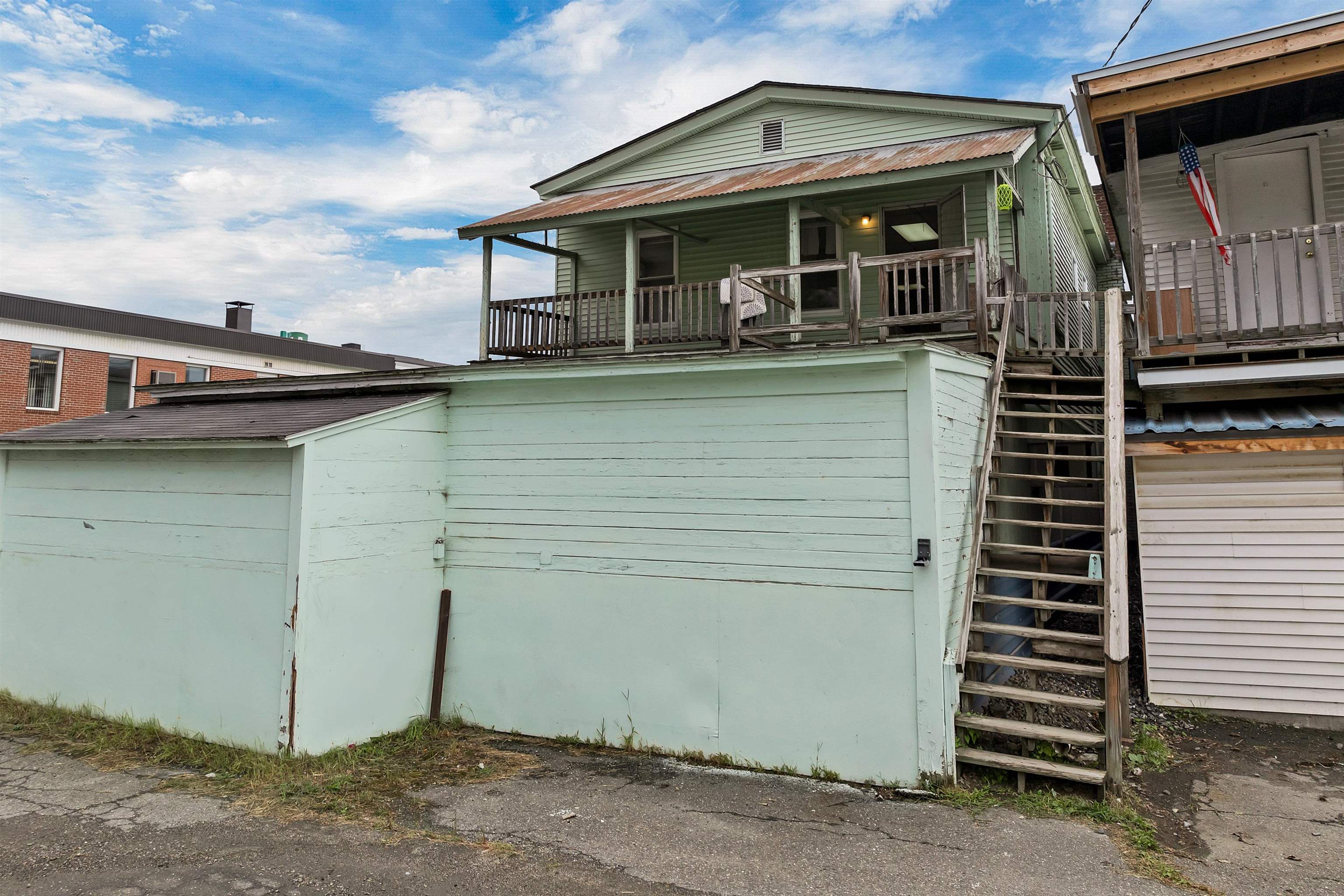 main property photo 11