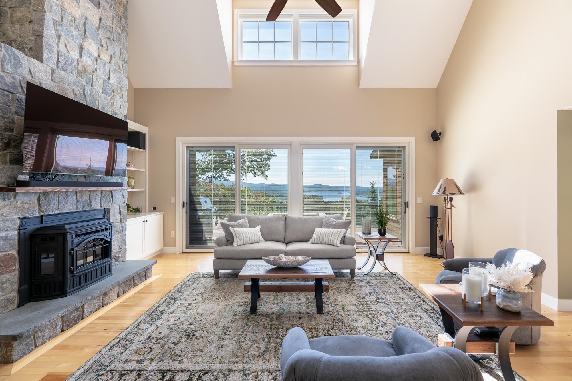 property viewer photo 7