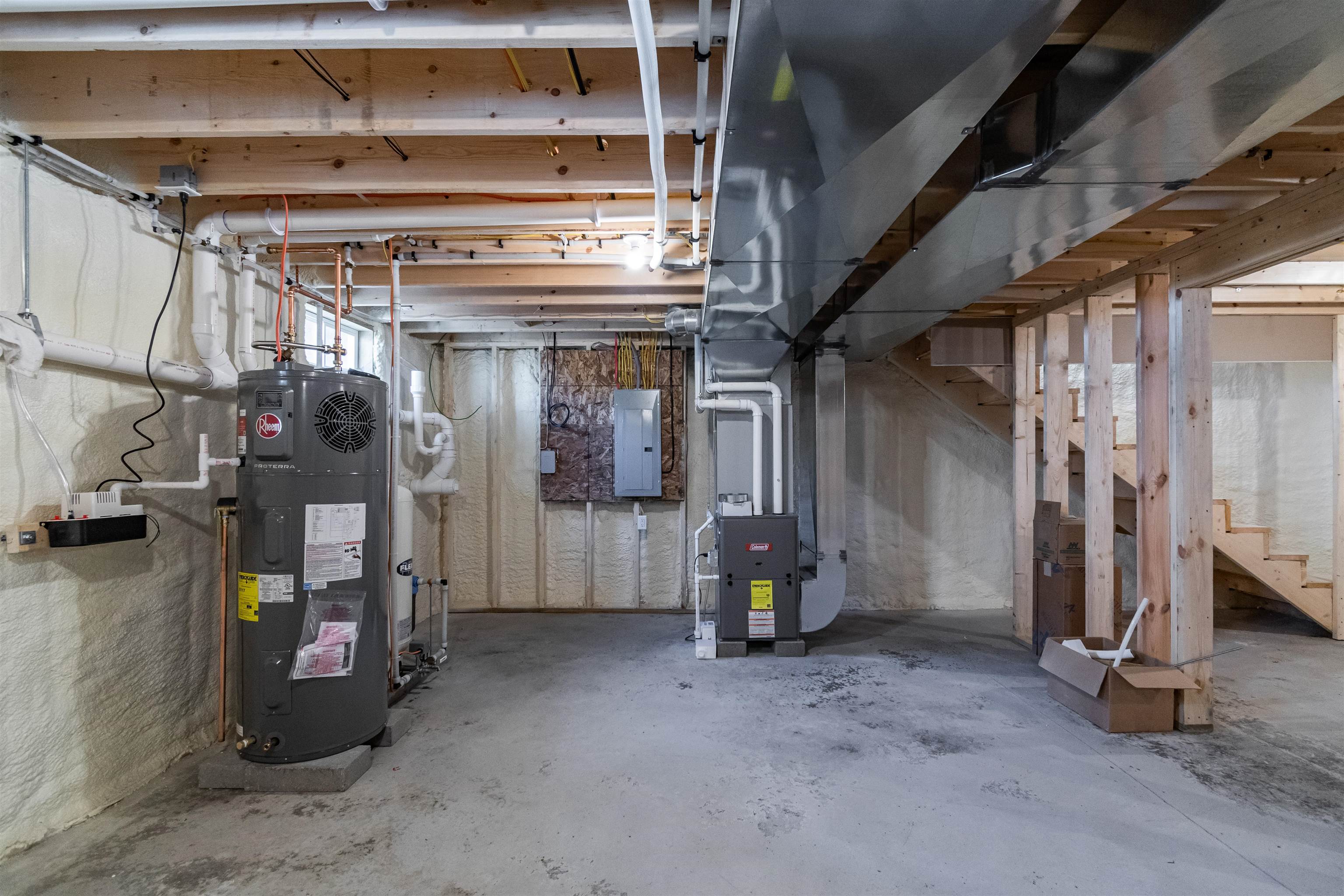 main property photo 40