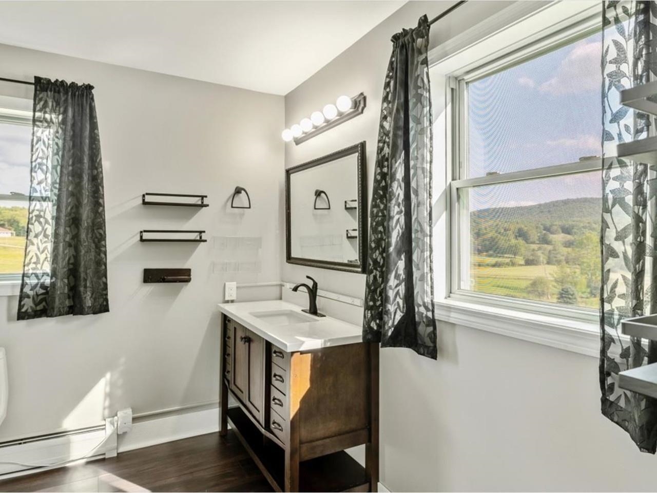 property viewer photo 30