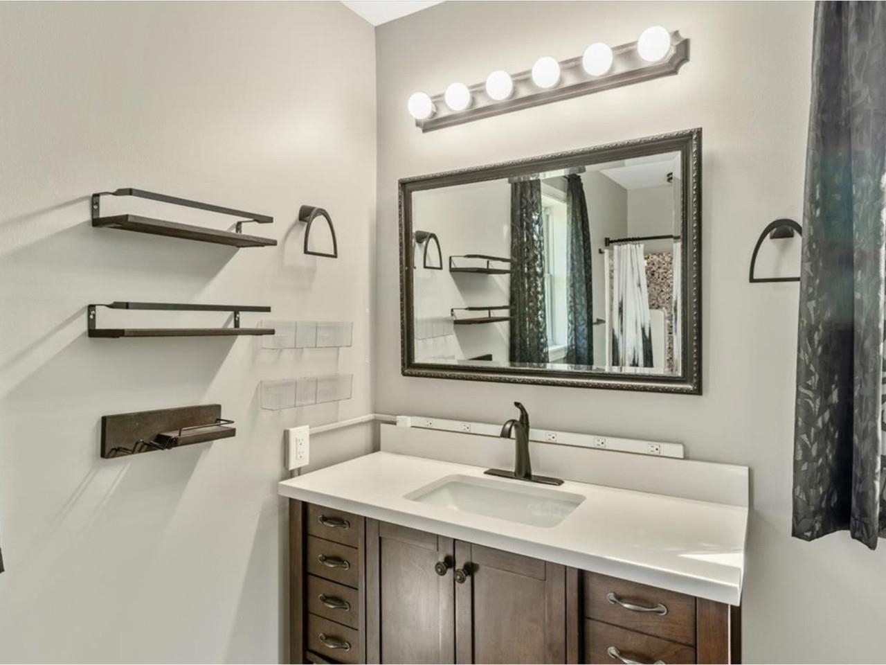 property viewer photo 31