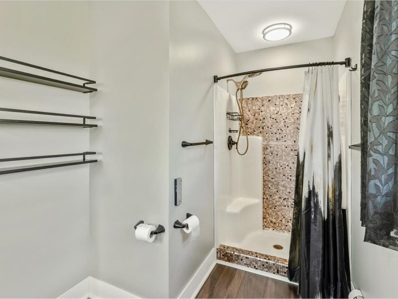 property viewer photo 32