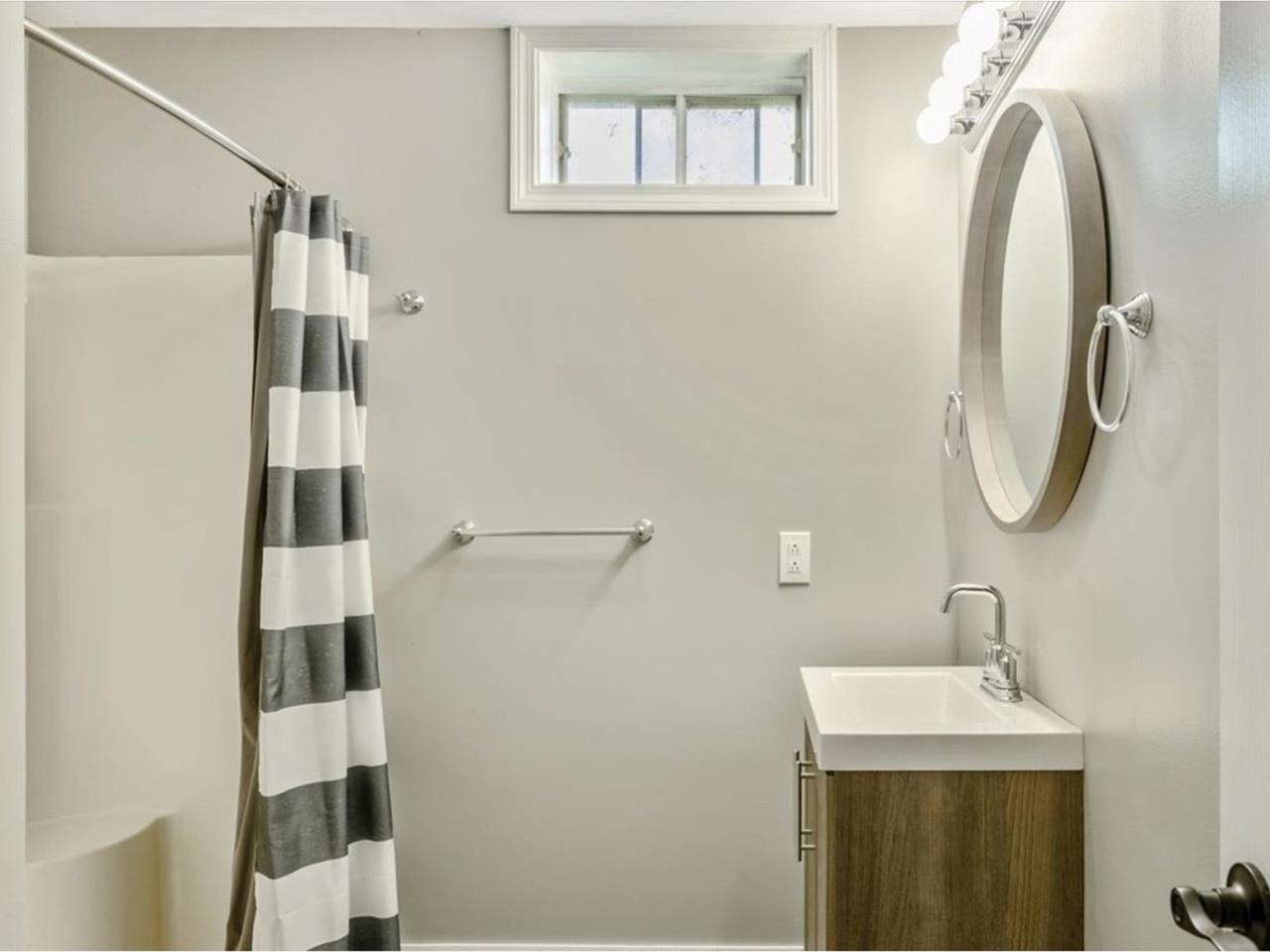 property viewer photo 47