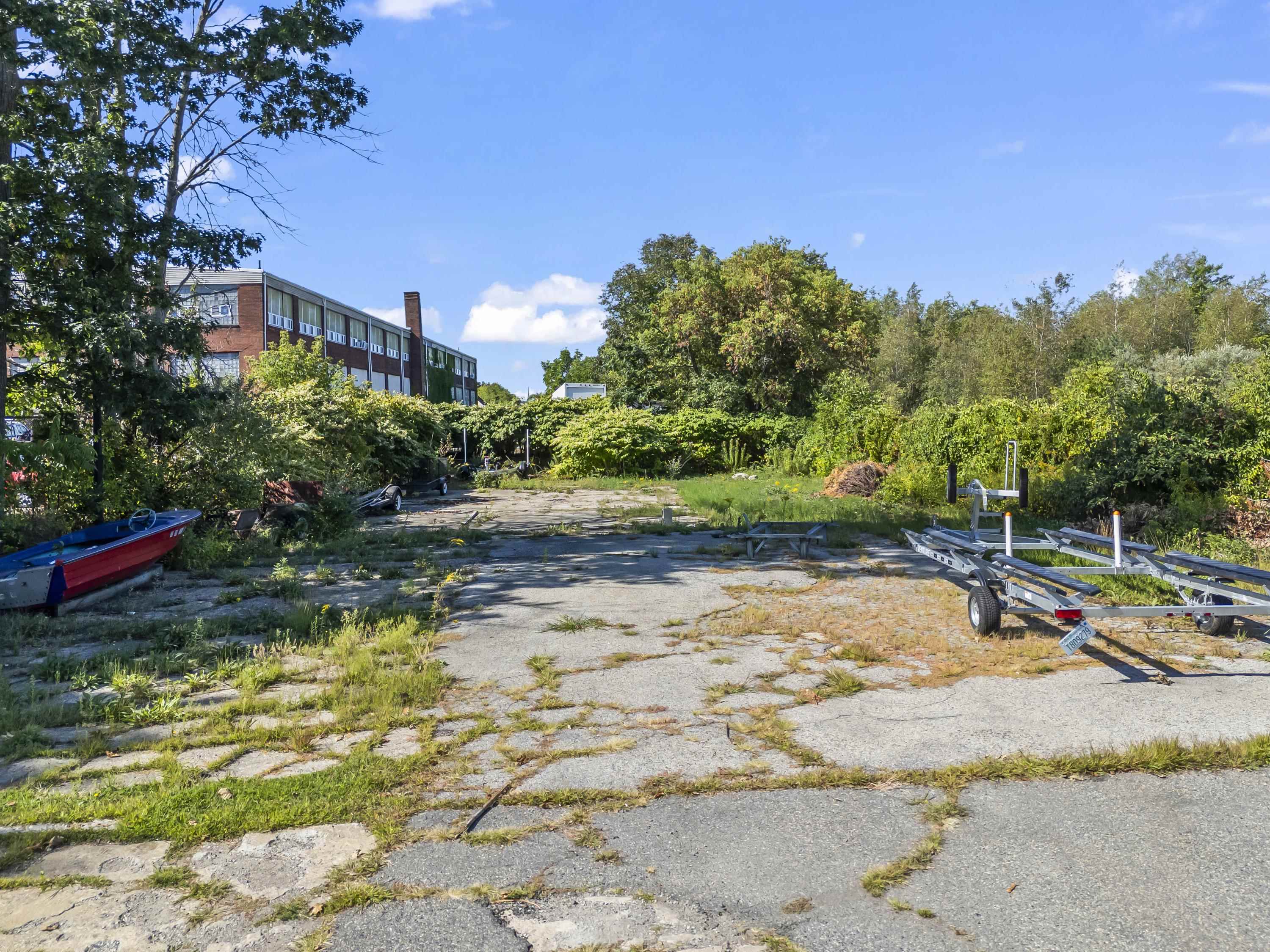 main property photo 12