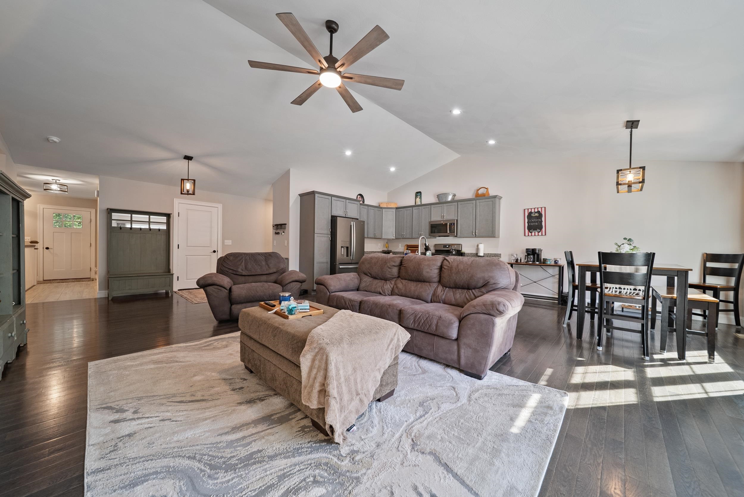 property viewer photo 3