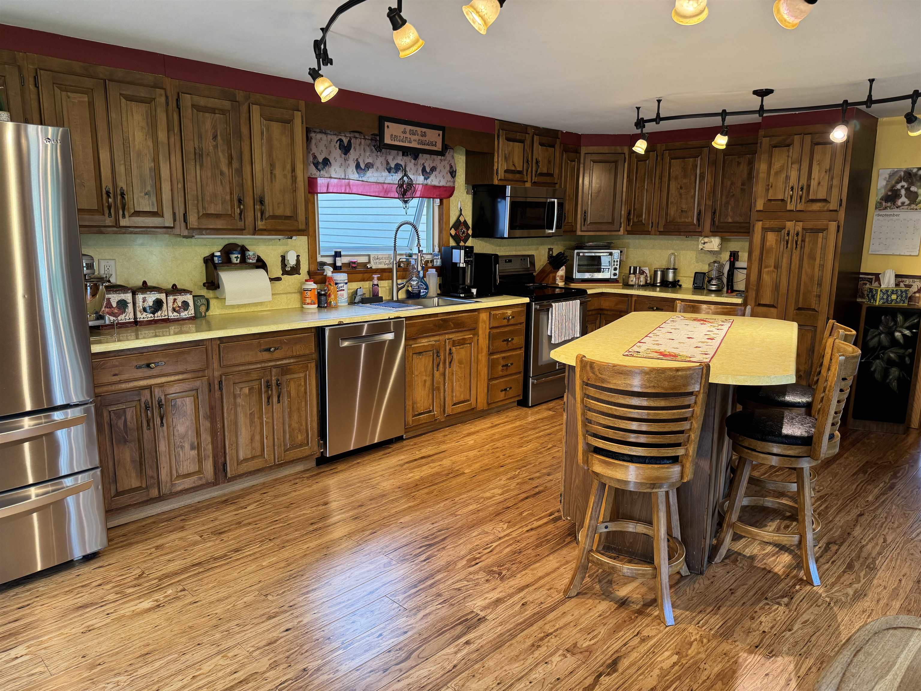 main property photo 27