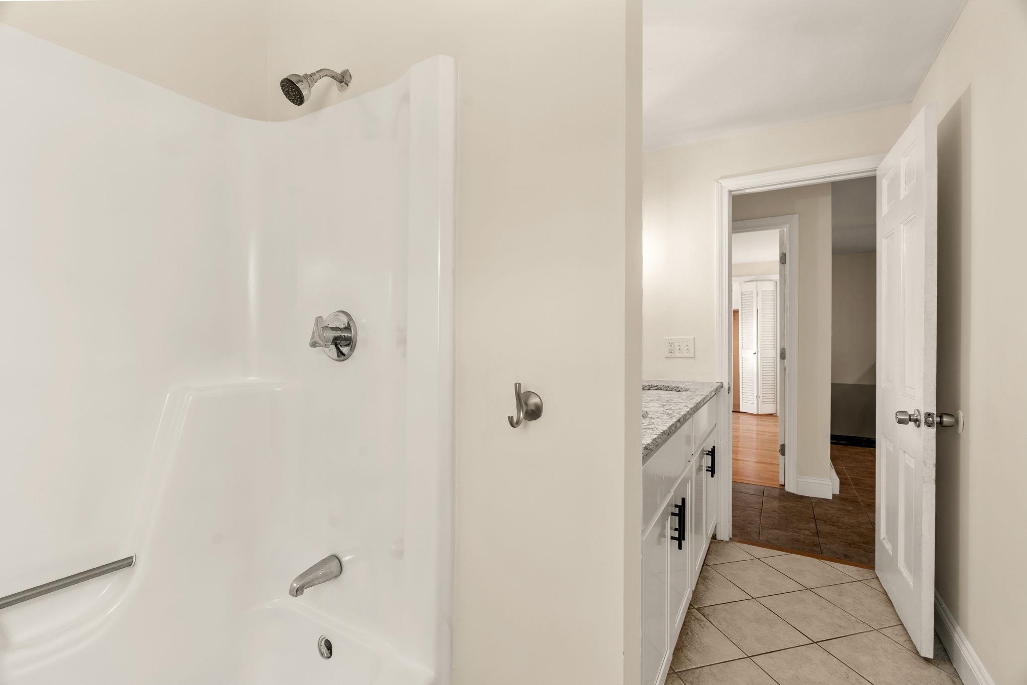 property viewer photo 23