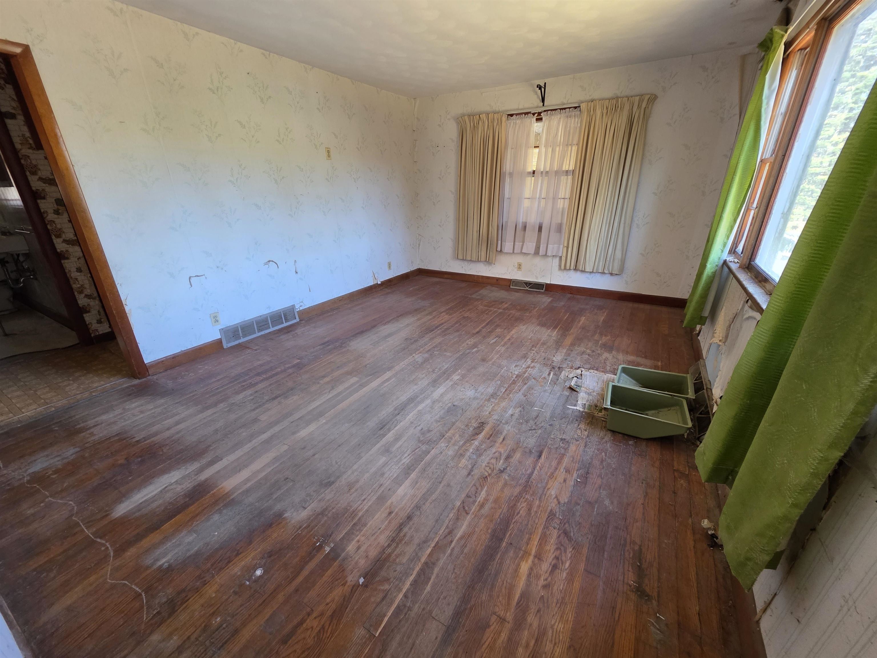 property viewer photo 24