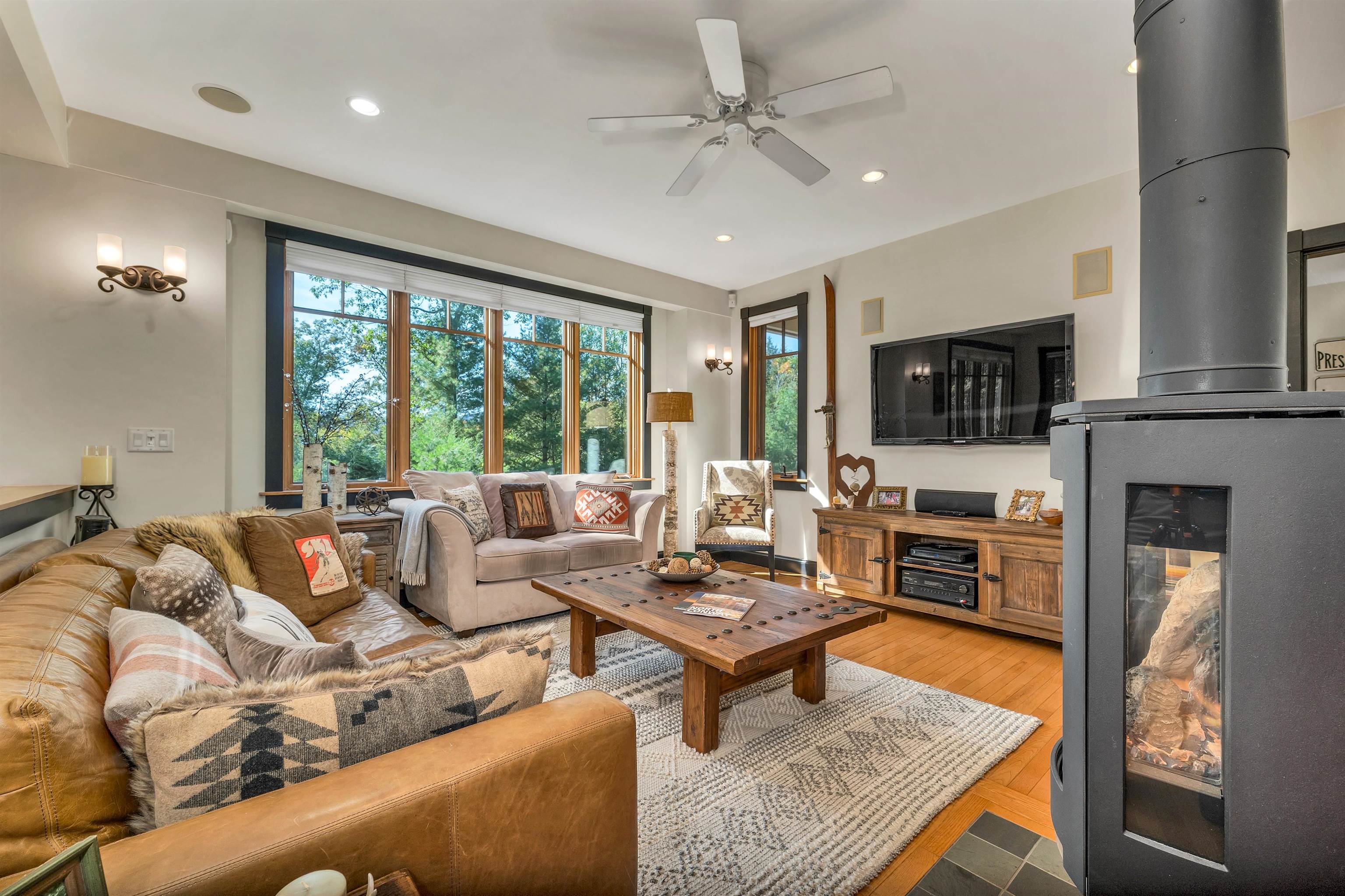 property viewer photo 6