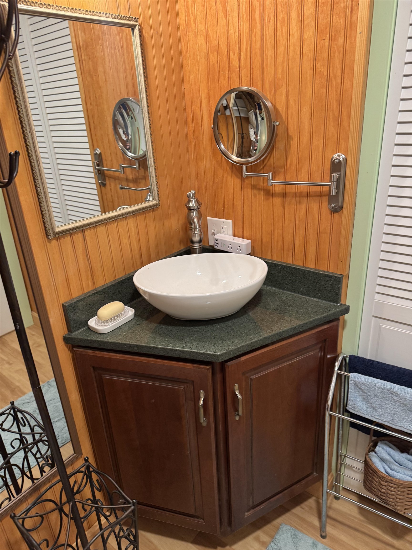 main property photo 28