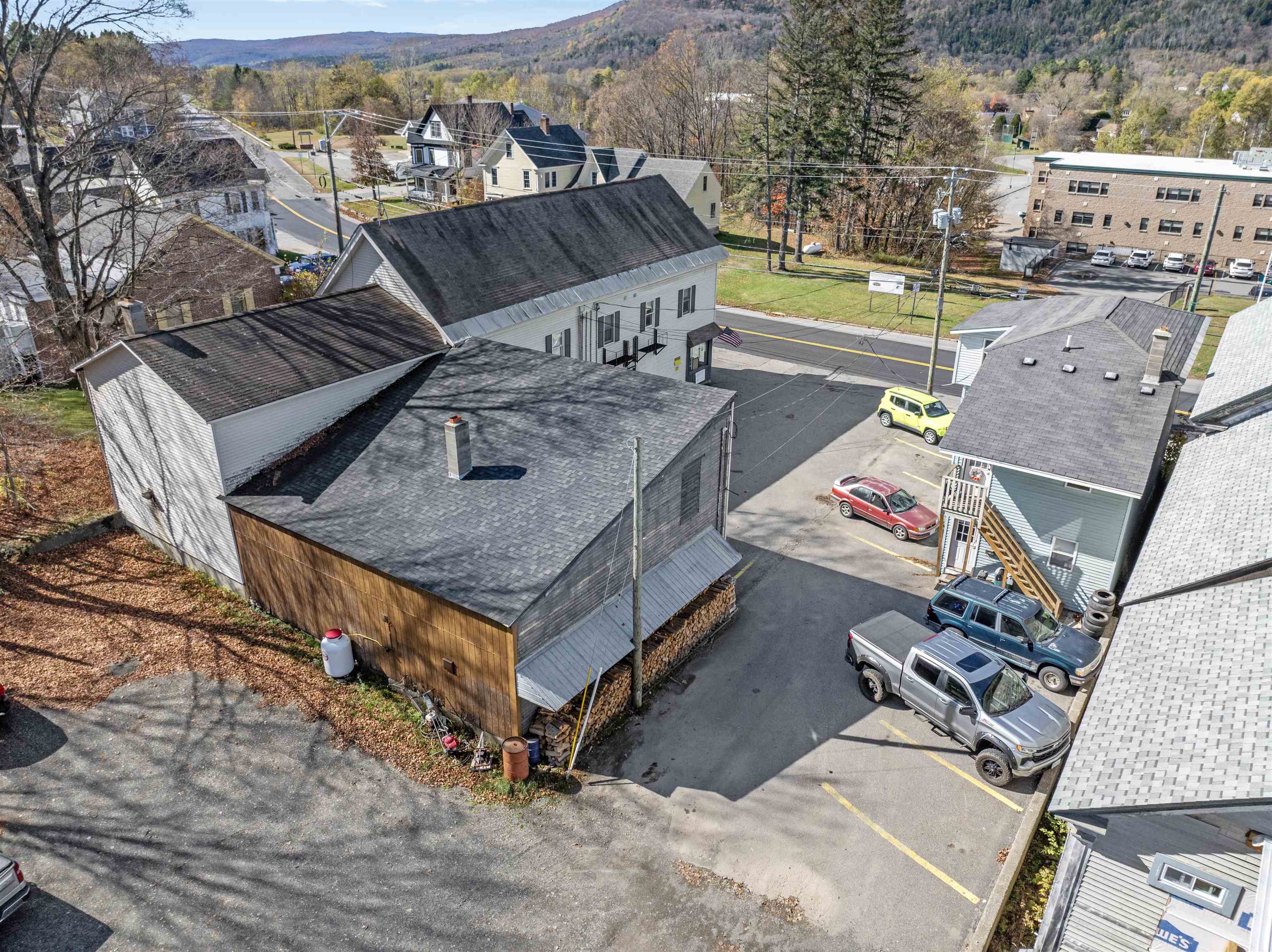 main property photo 31