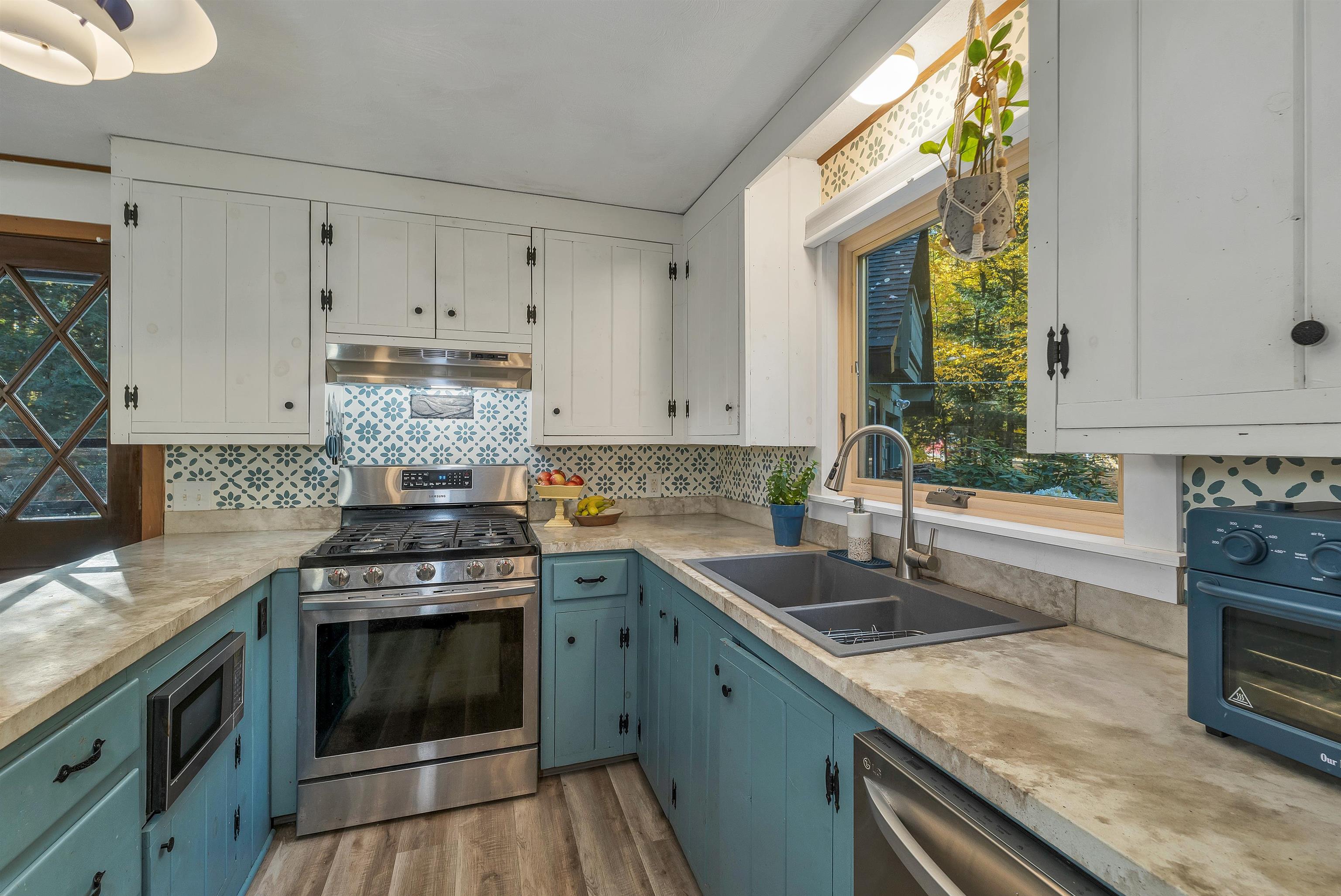 property viewer photo 6