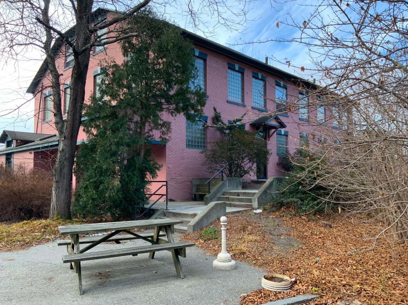 main property photo 9
