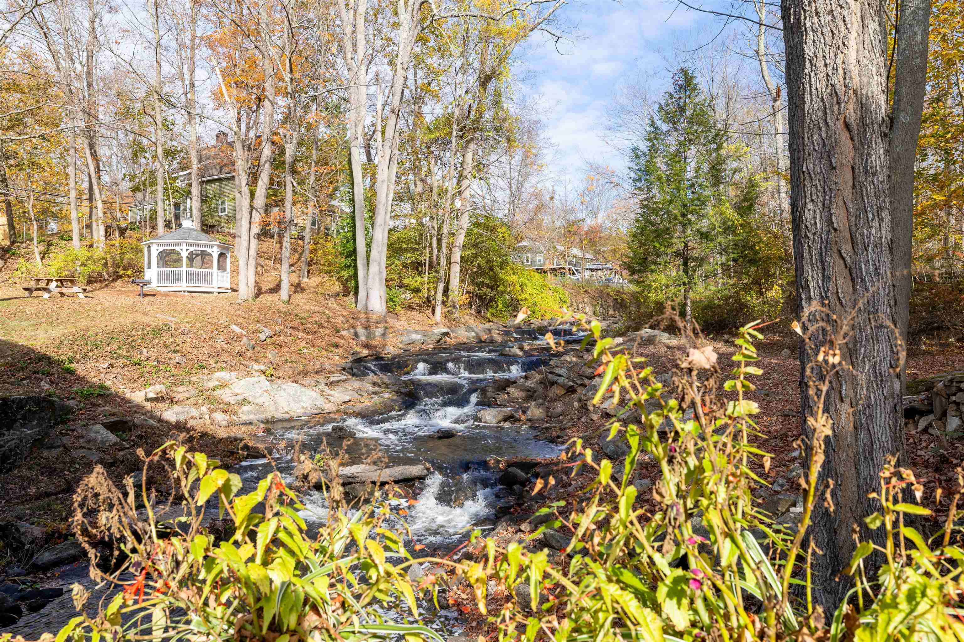 property viewer photo 35