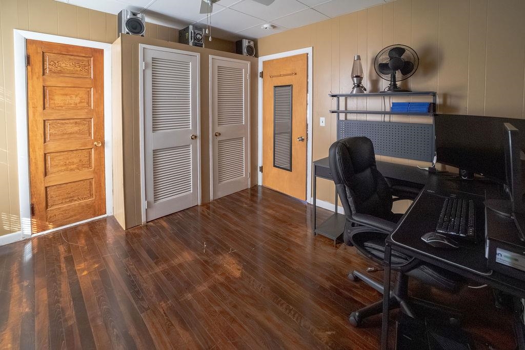 main property photo 41