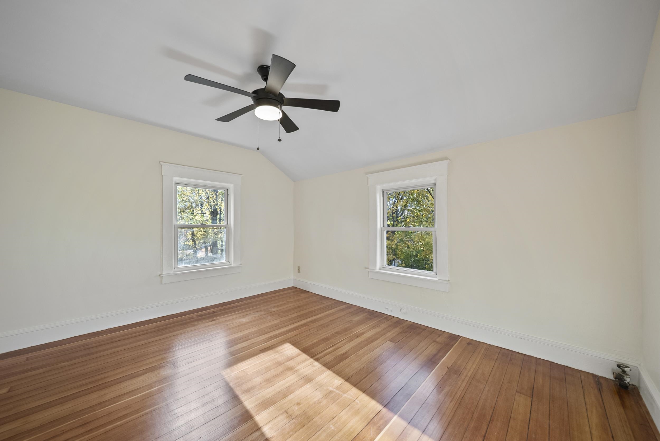property viewer photo 16