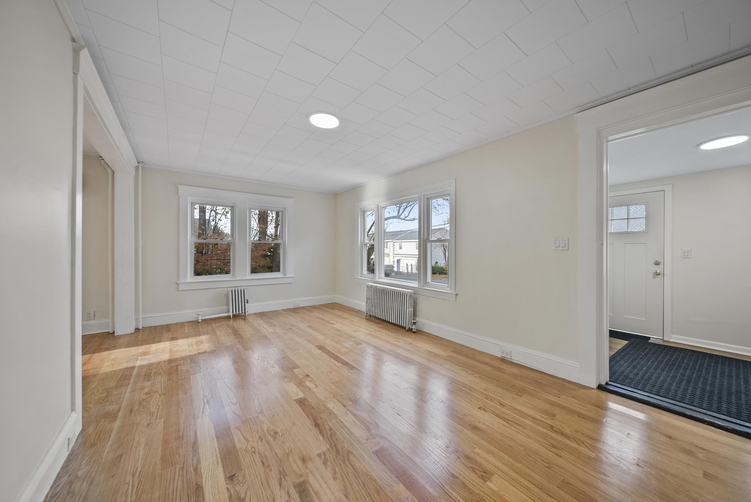 property viewer photo 3