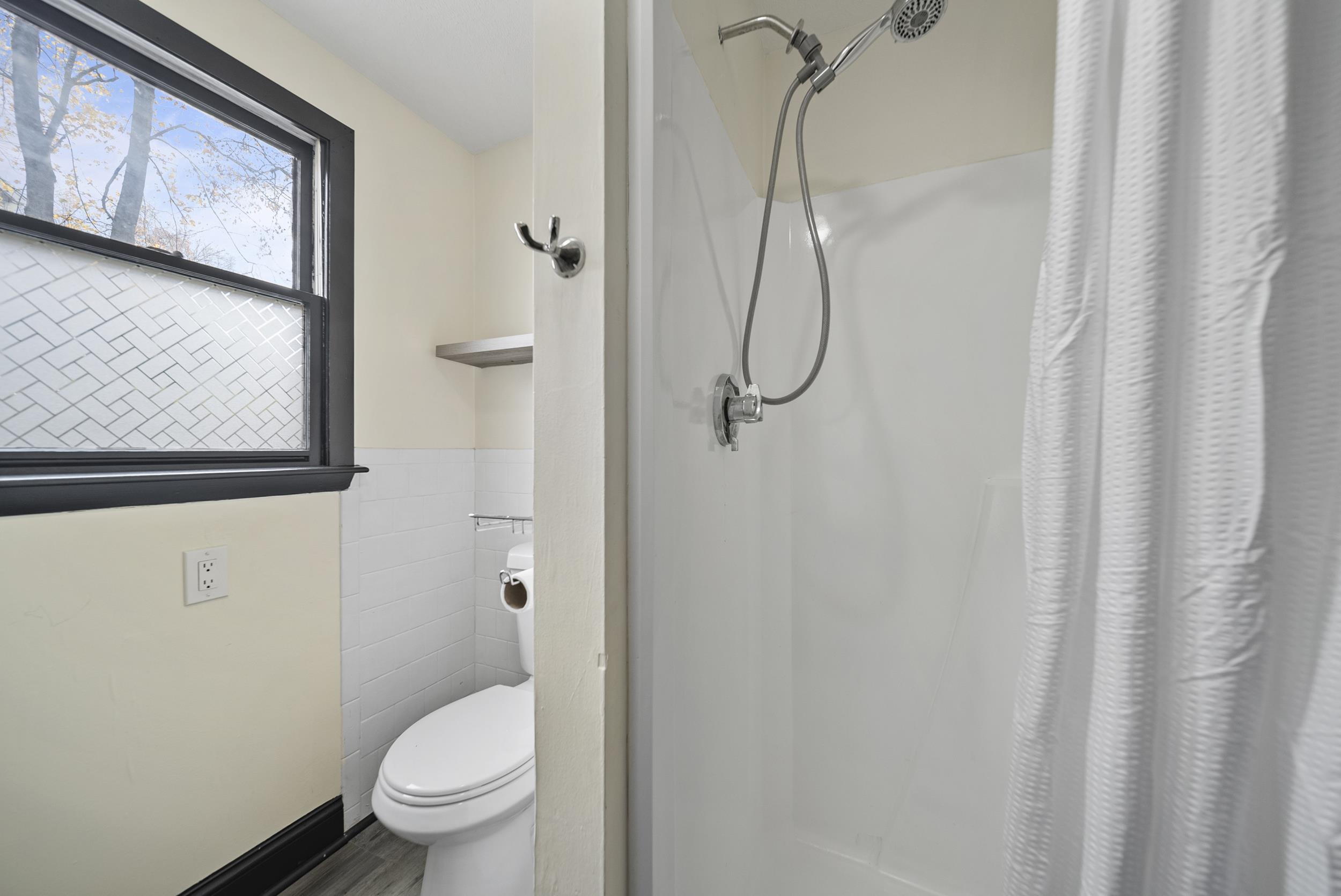 property viewer photo 7