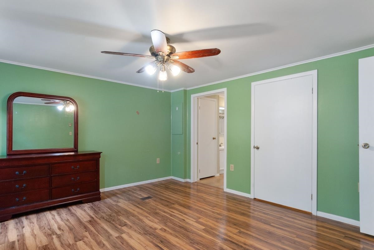 property viewer photo 10