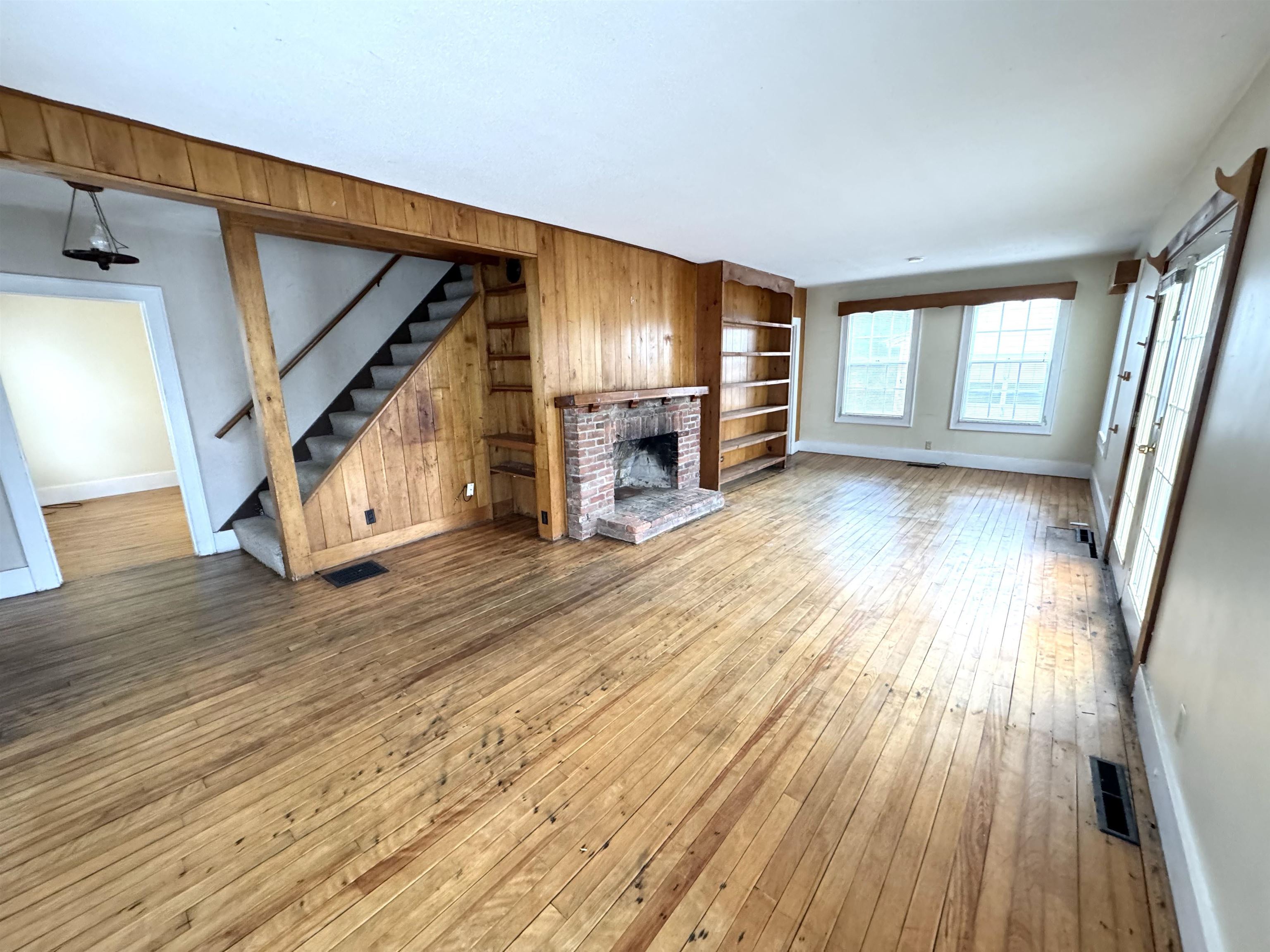 main property photo 25