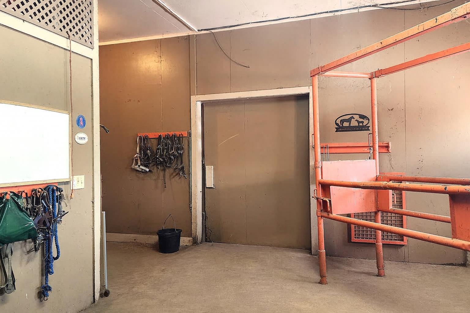main property photo 30