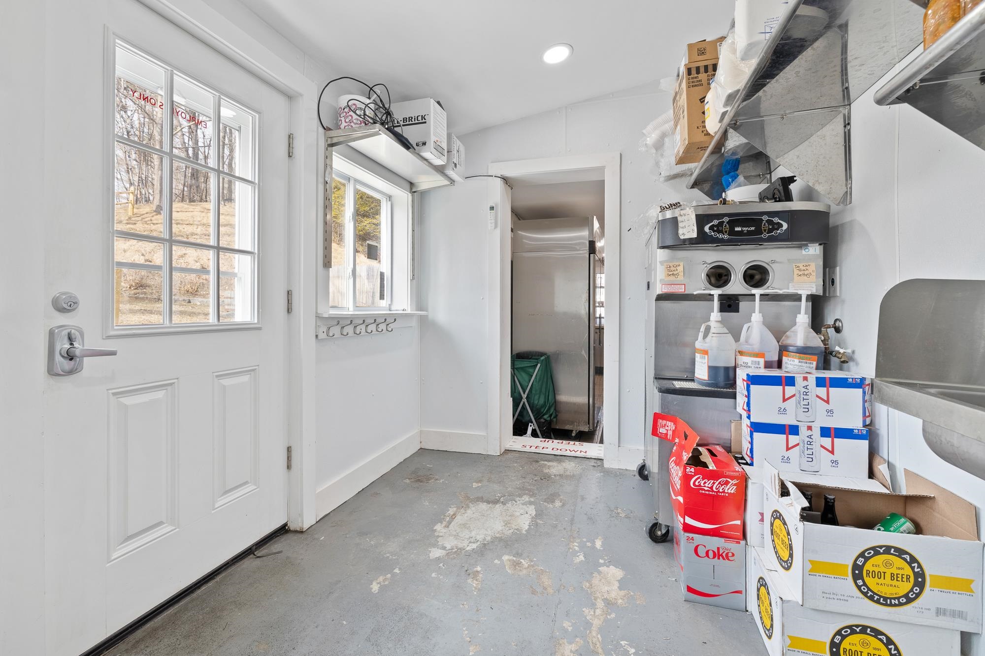 main property photo 50