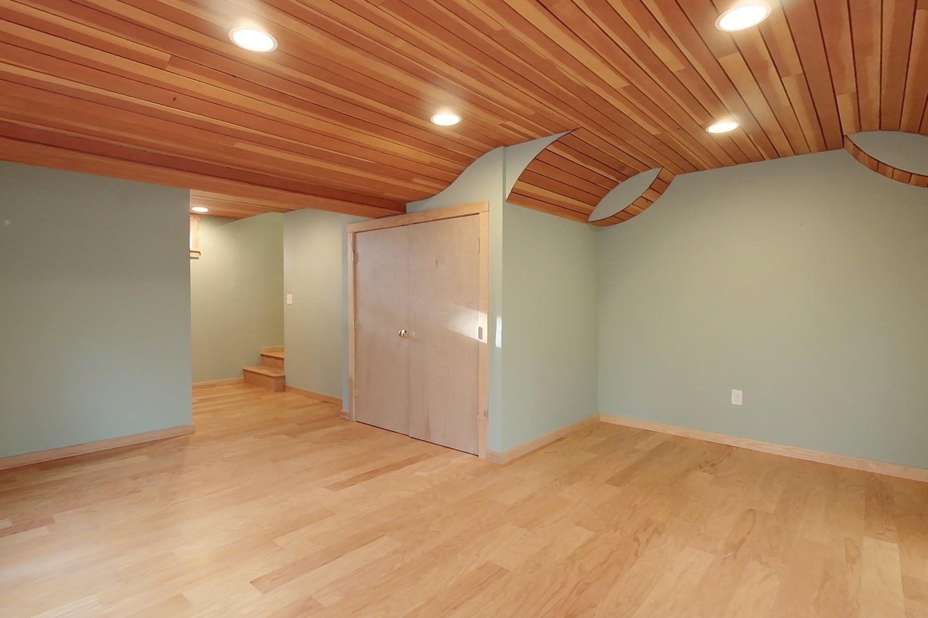 property viewer photo 25