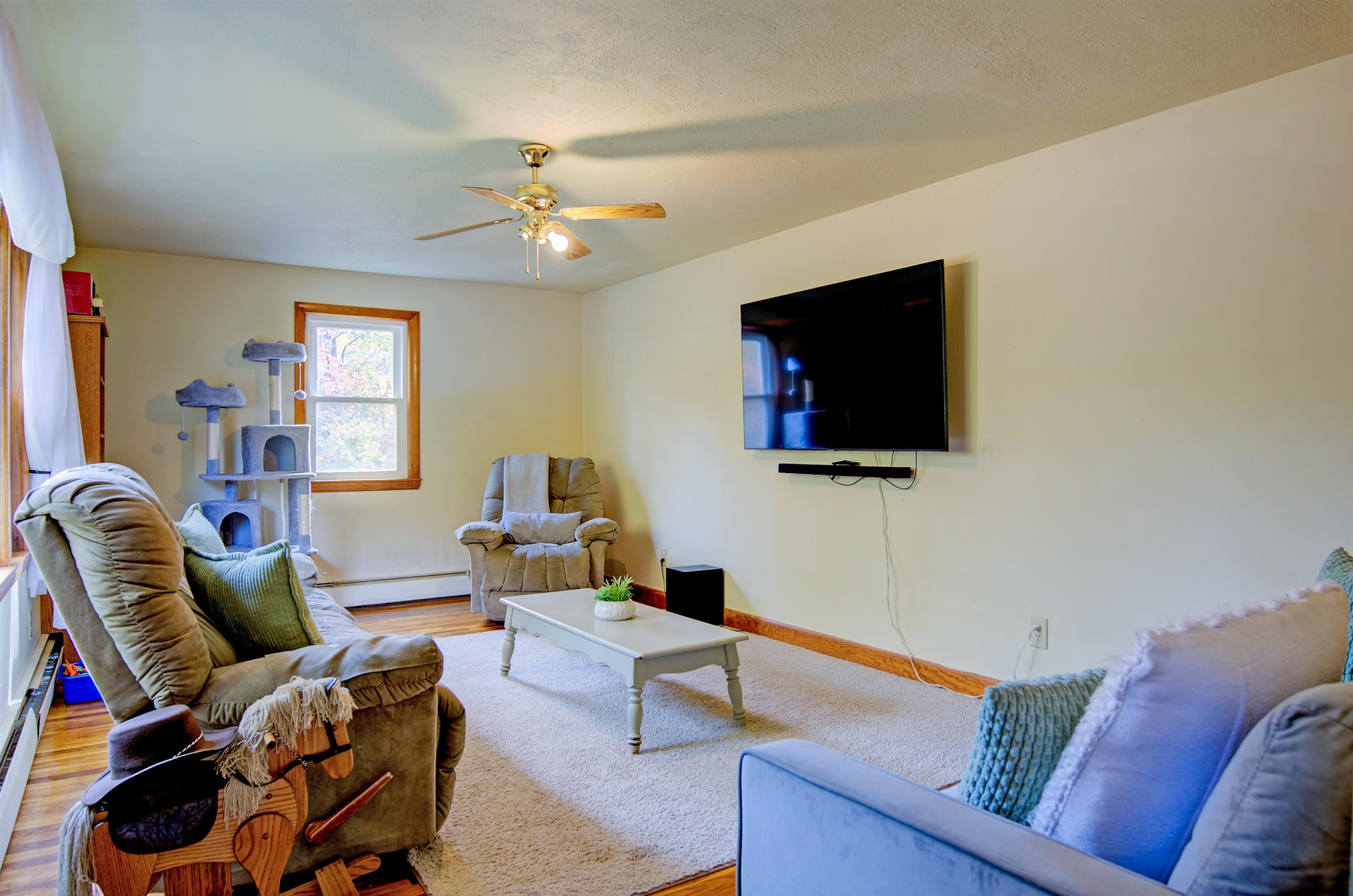 property viewer photo 3