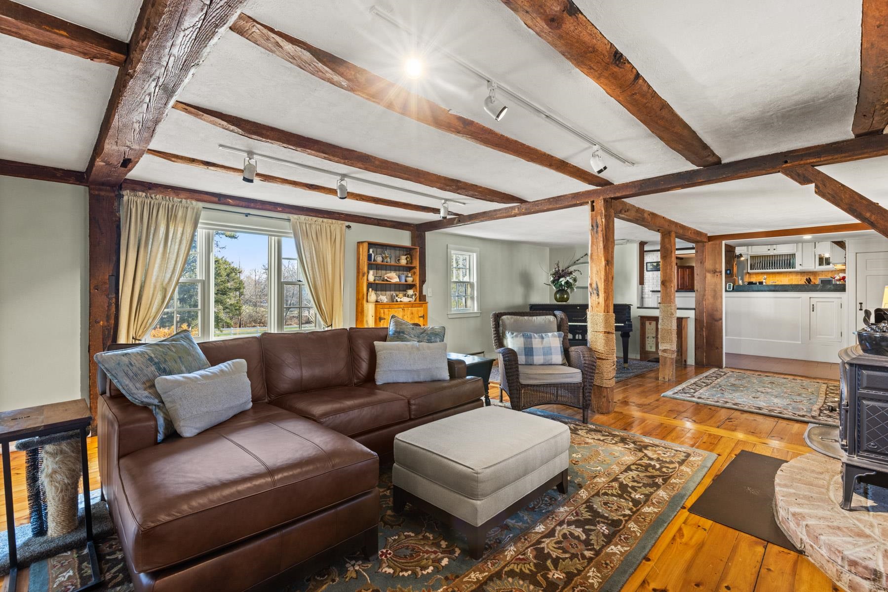 property viewer photo 9