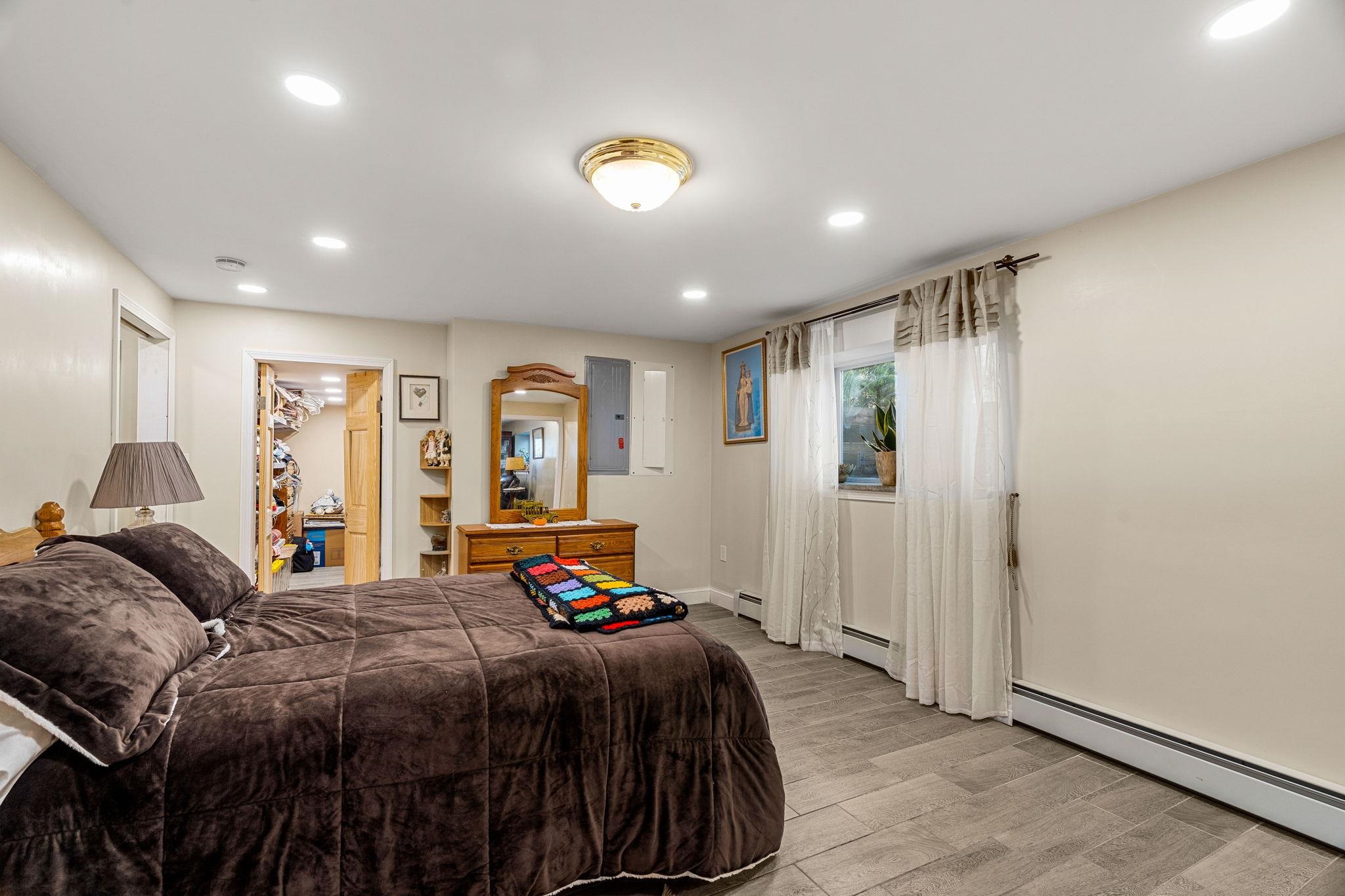 property viewer photo 35