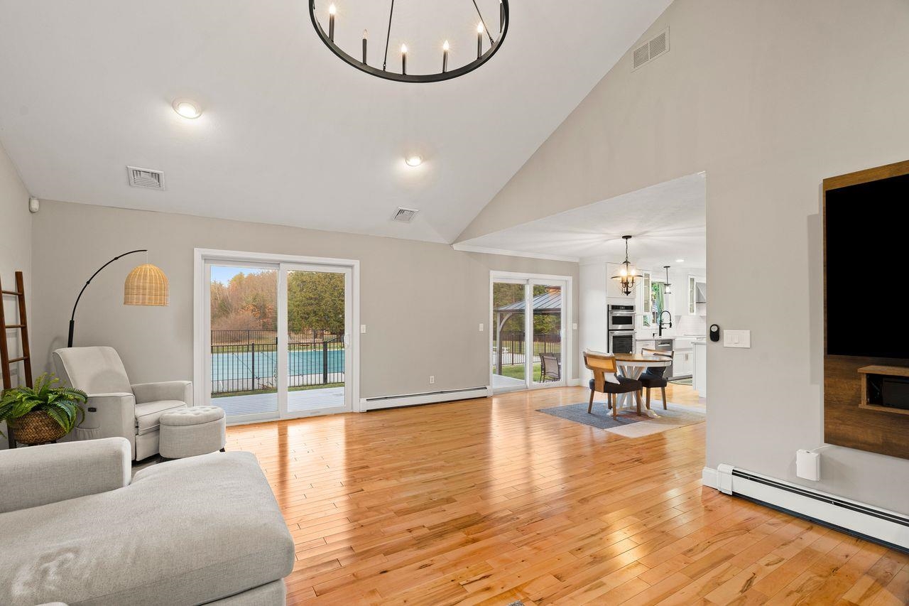 property viewer photo 5