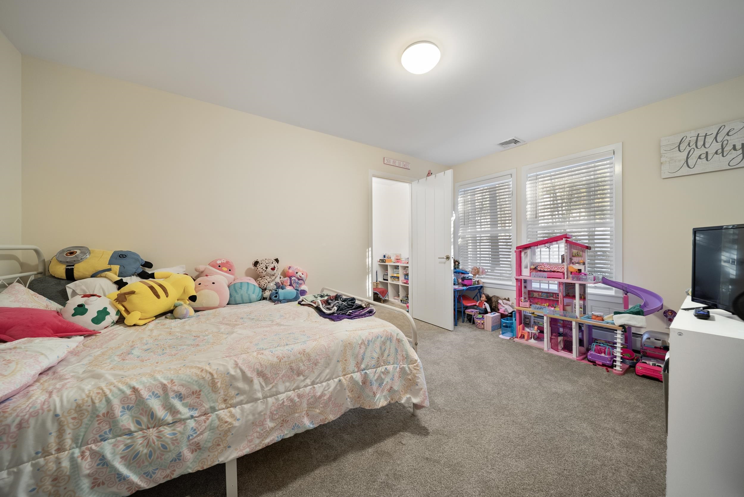 property viewer photo 25