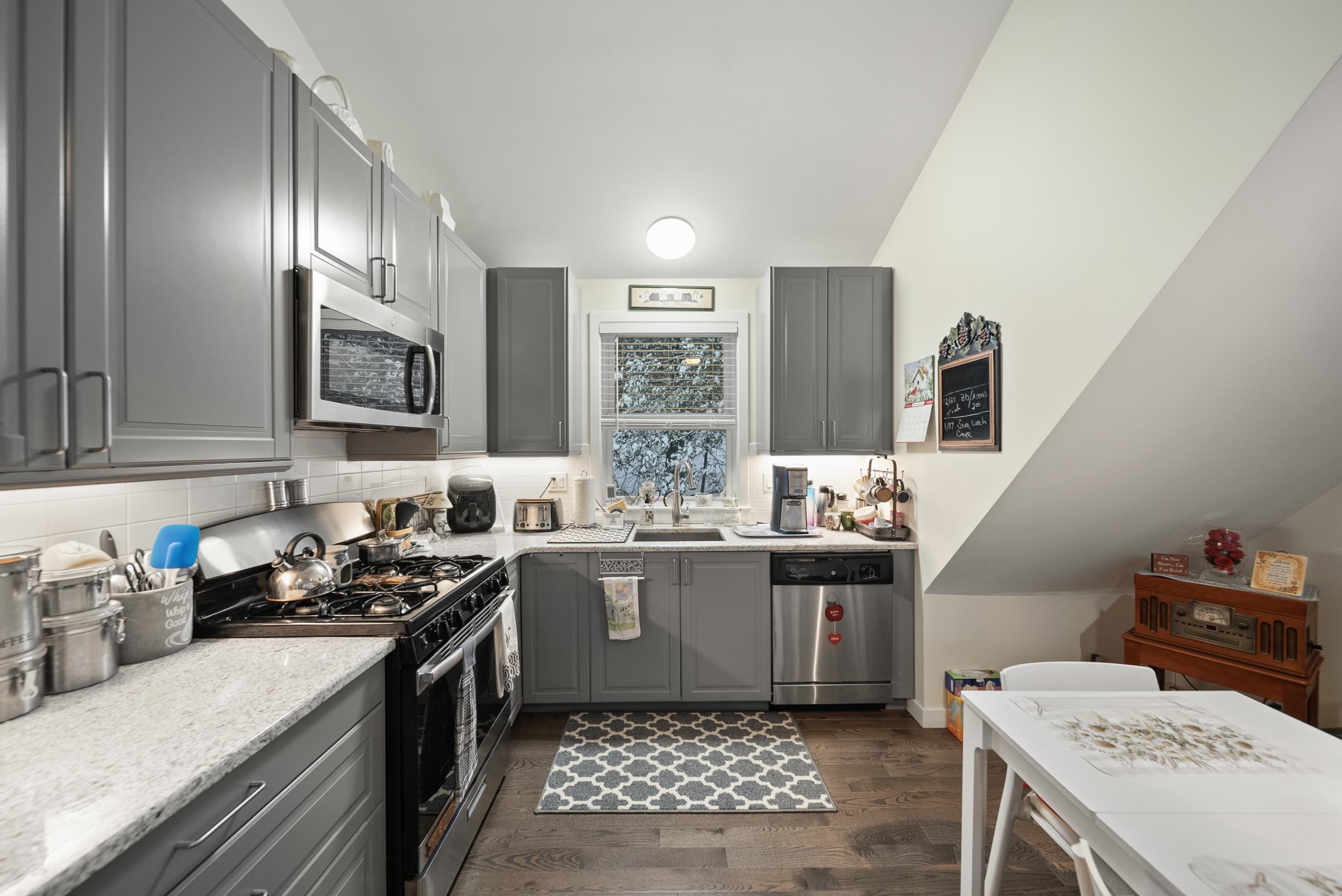 property viewer photo 36