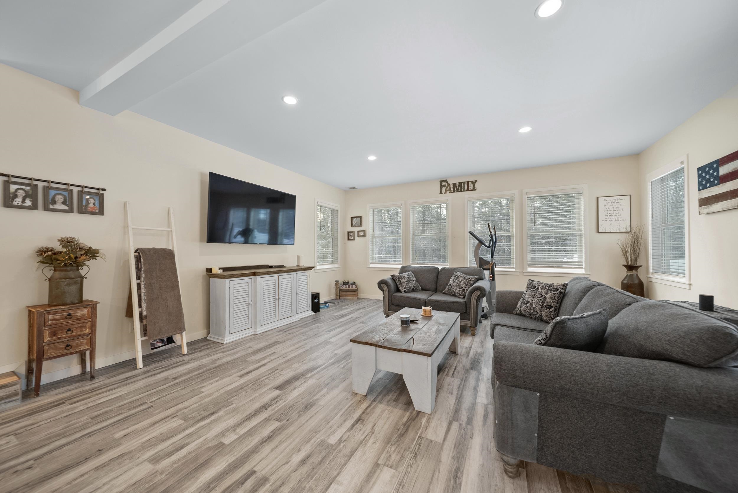 property viewer photo 5