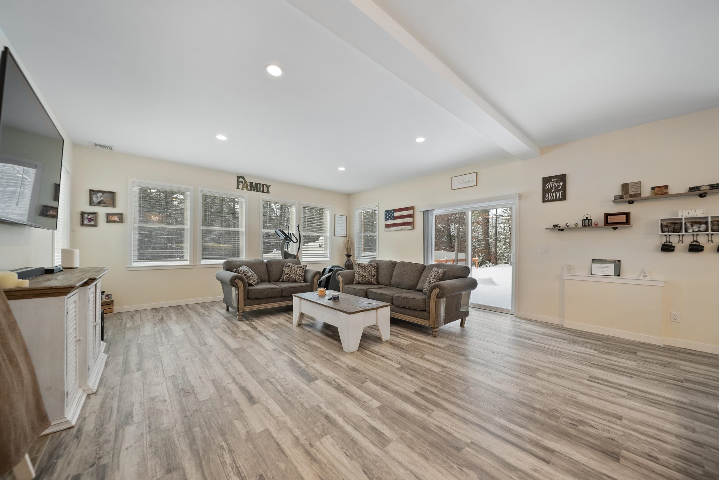 property viewer photo 6