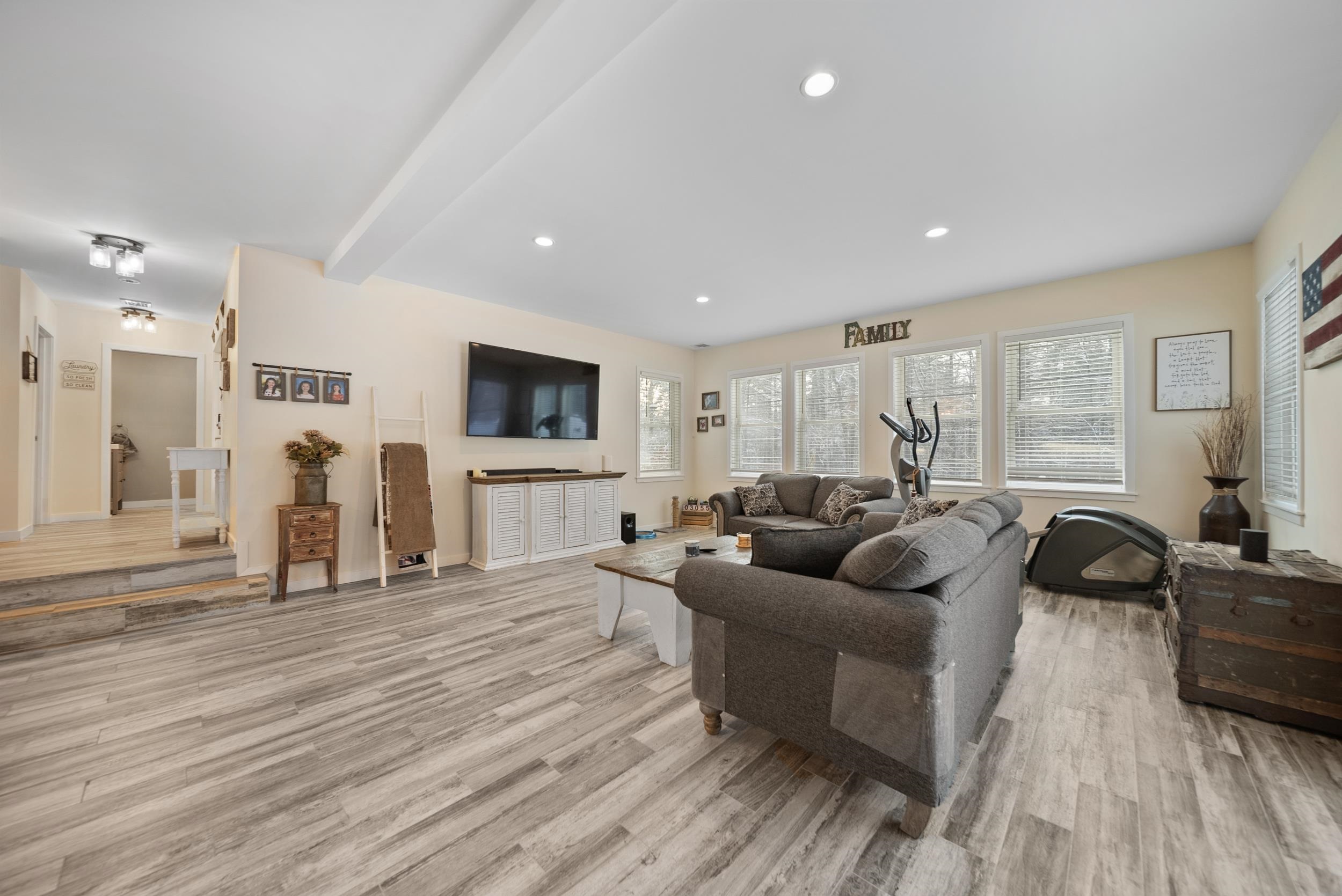 property viewer photo 7