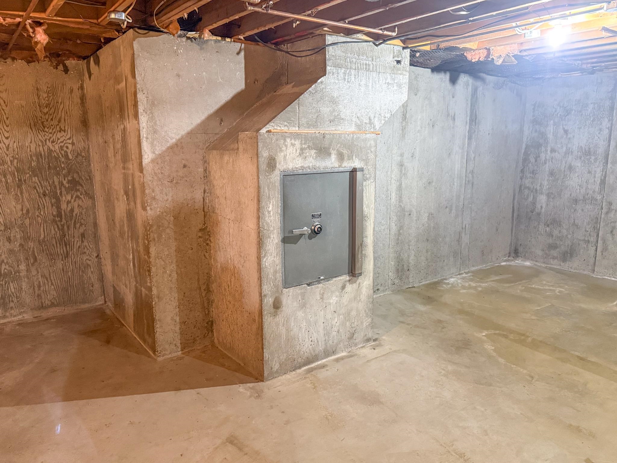 main property photo 31
