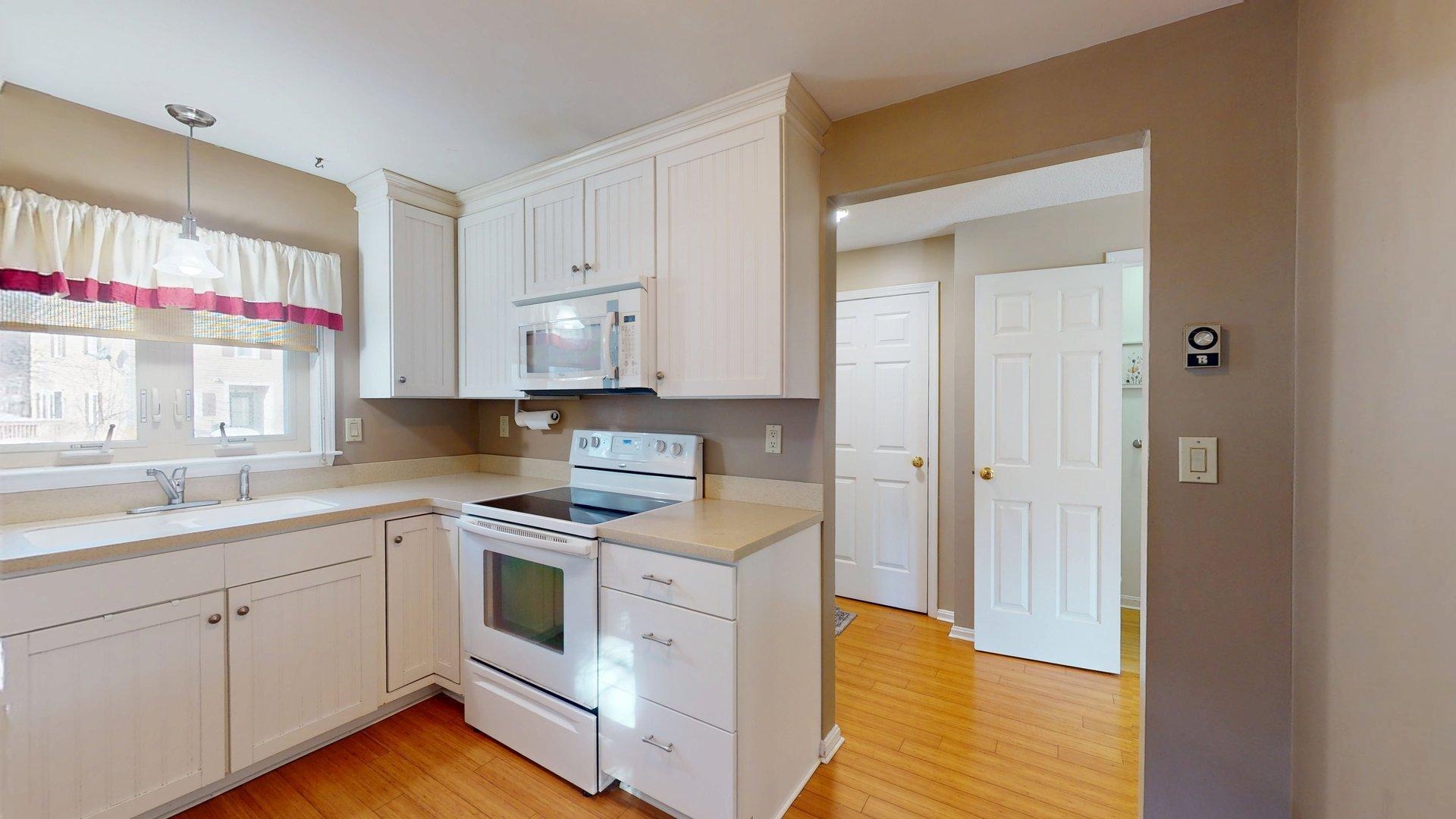 property viewer photo 7