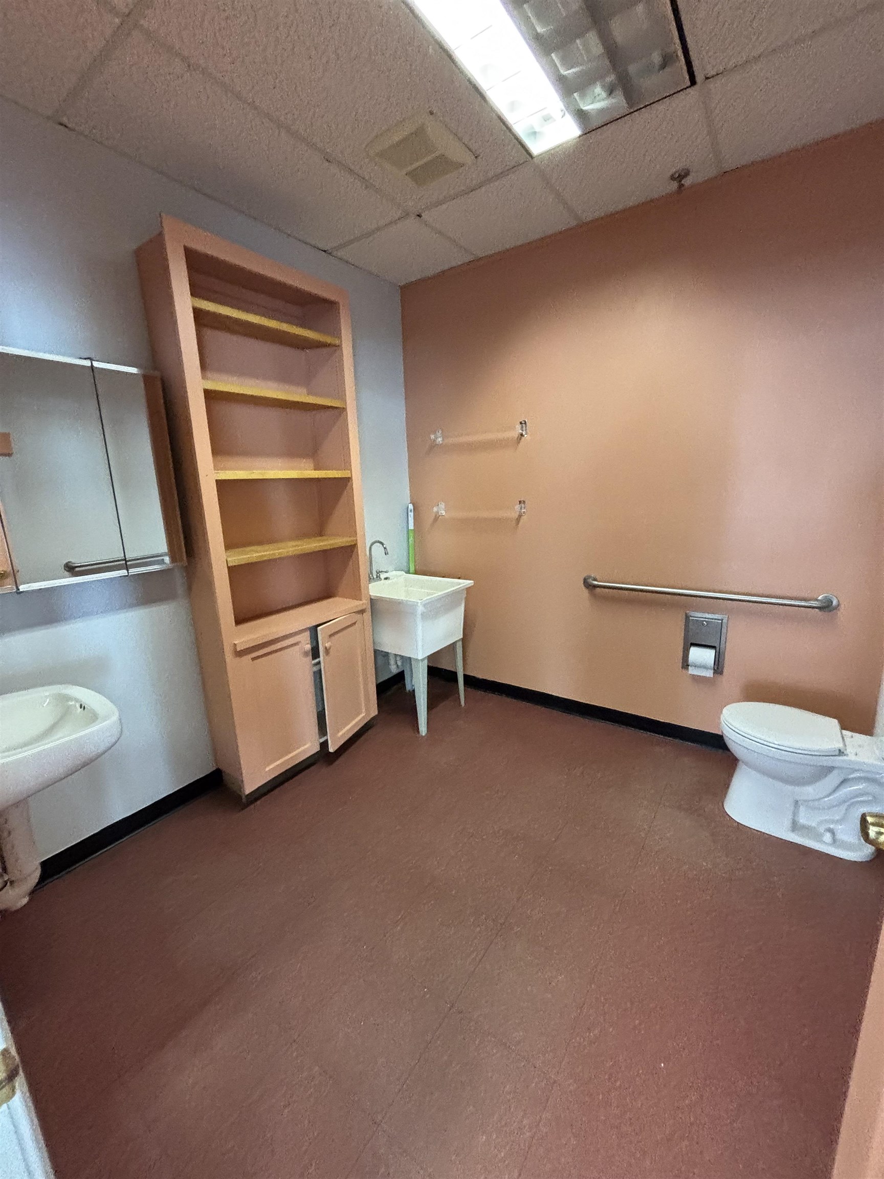 main property photo 16