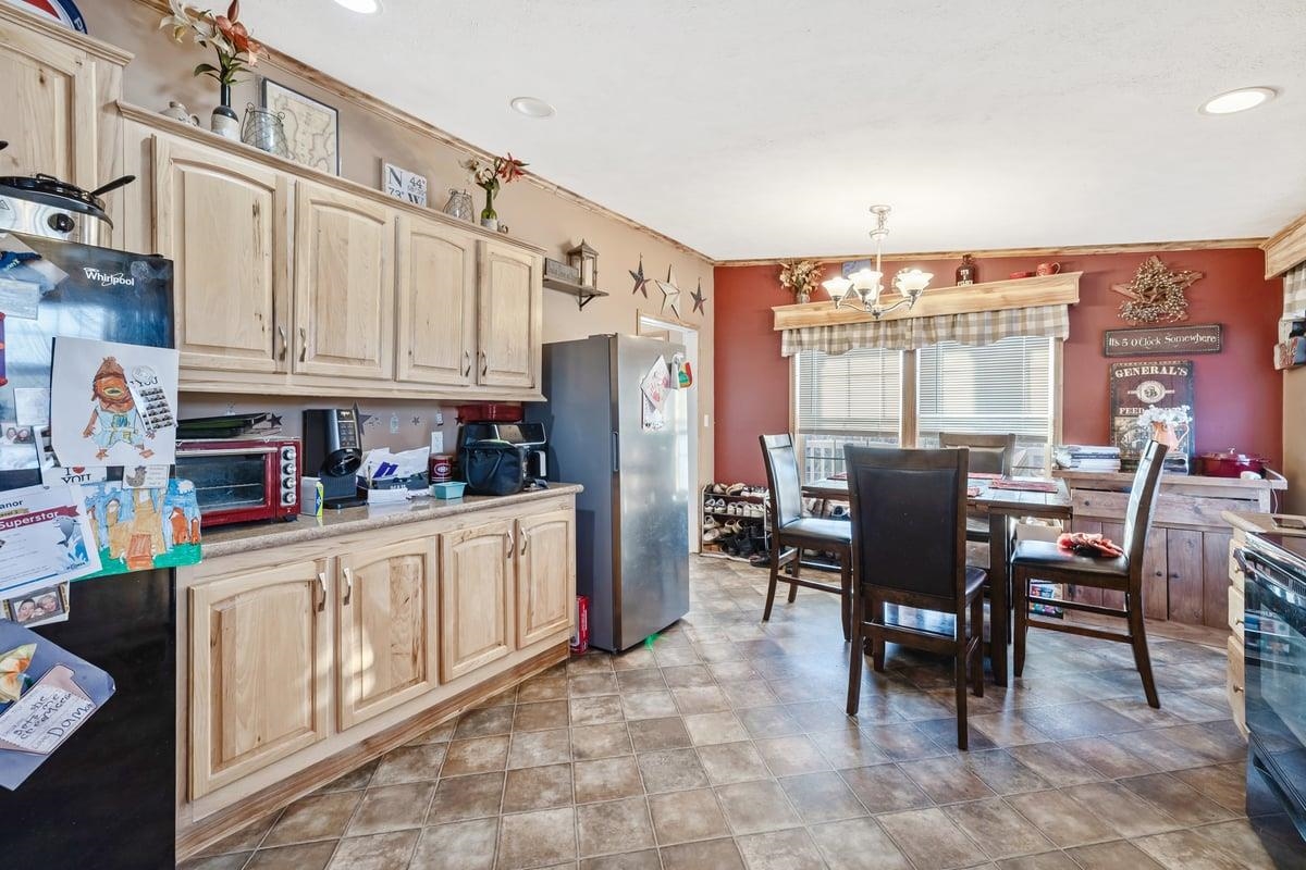 main property photo 9