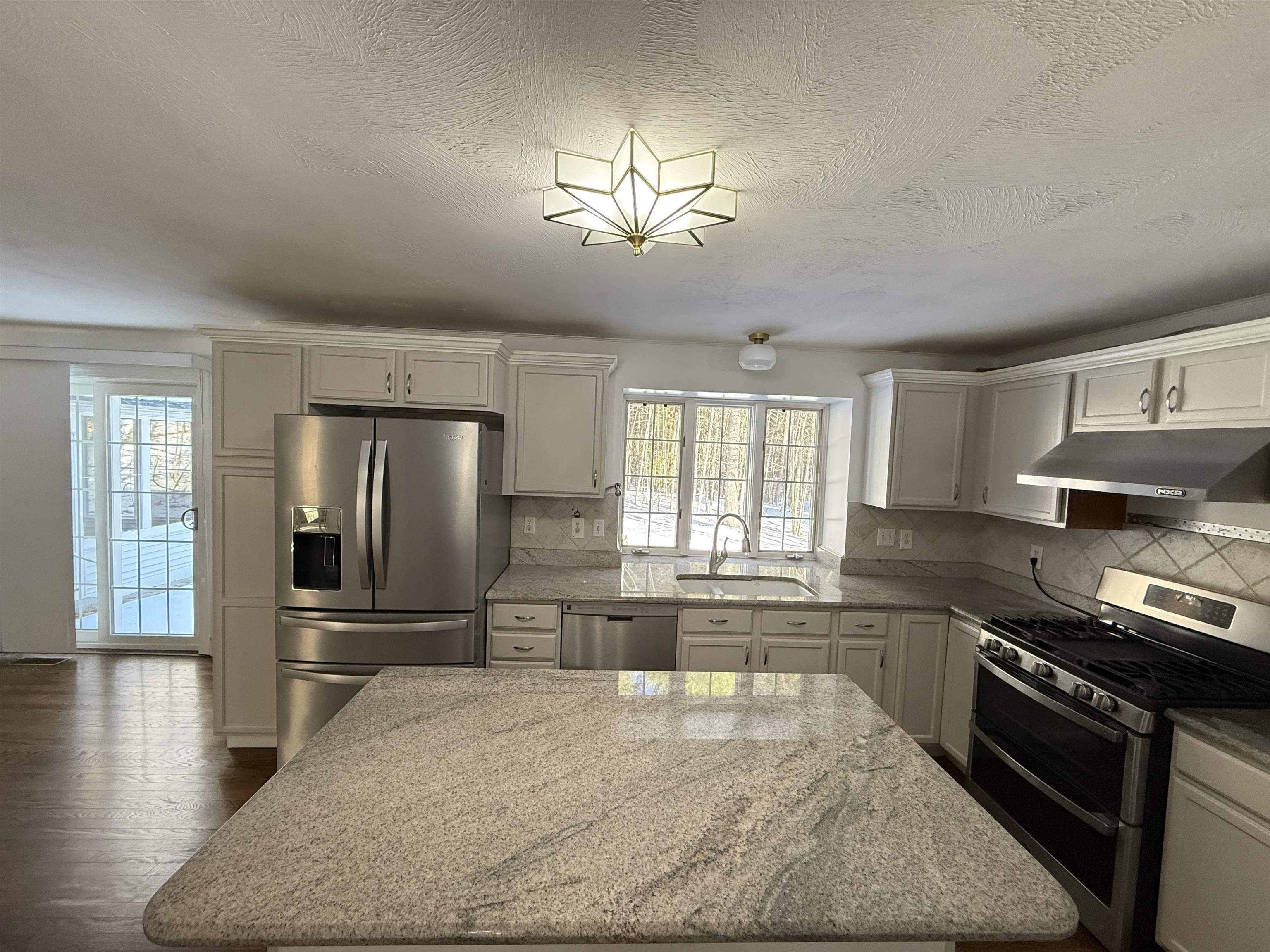 property viewer photo 2