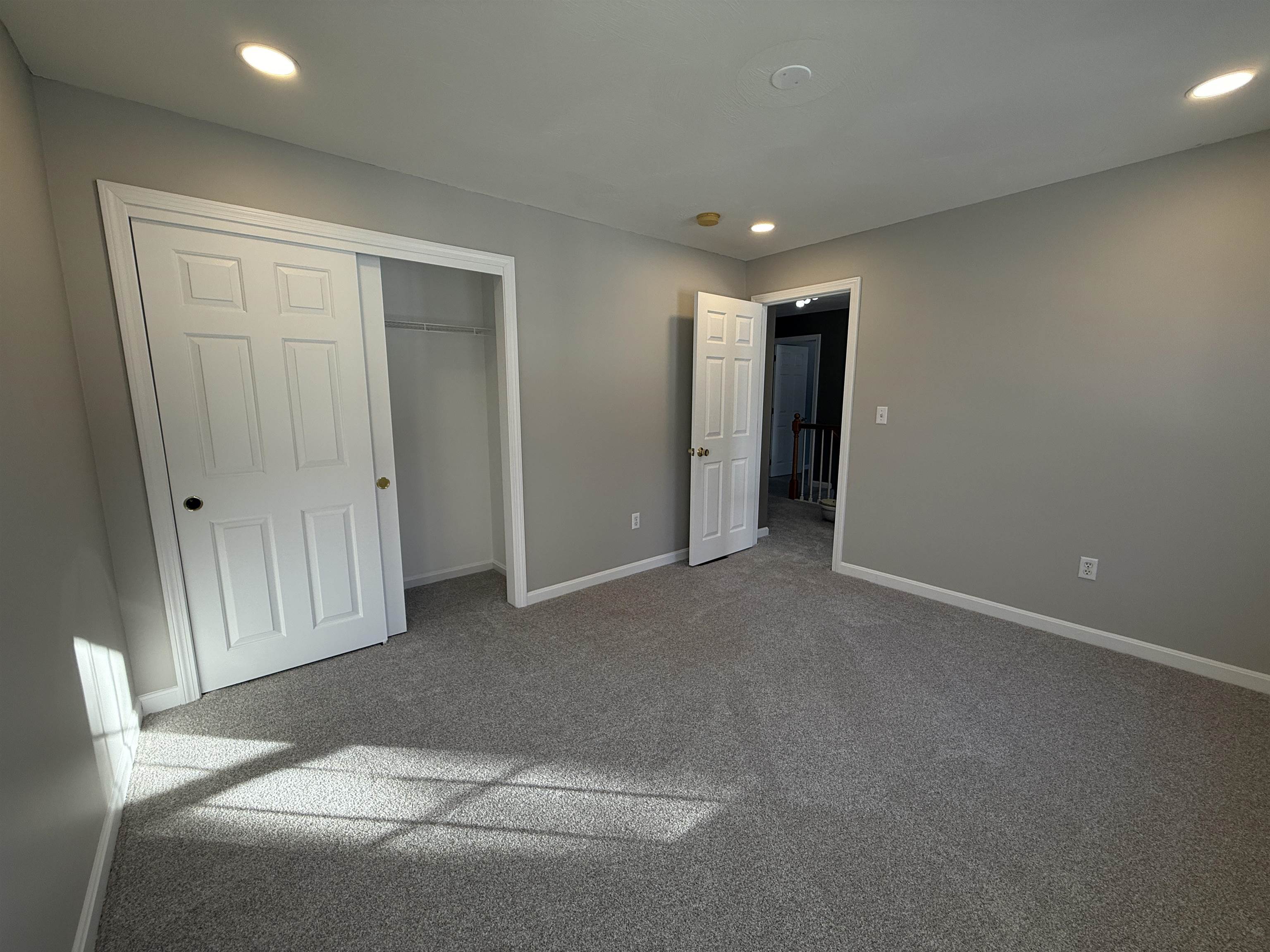 property viewer photo 23