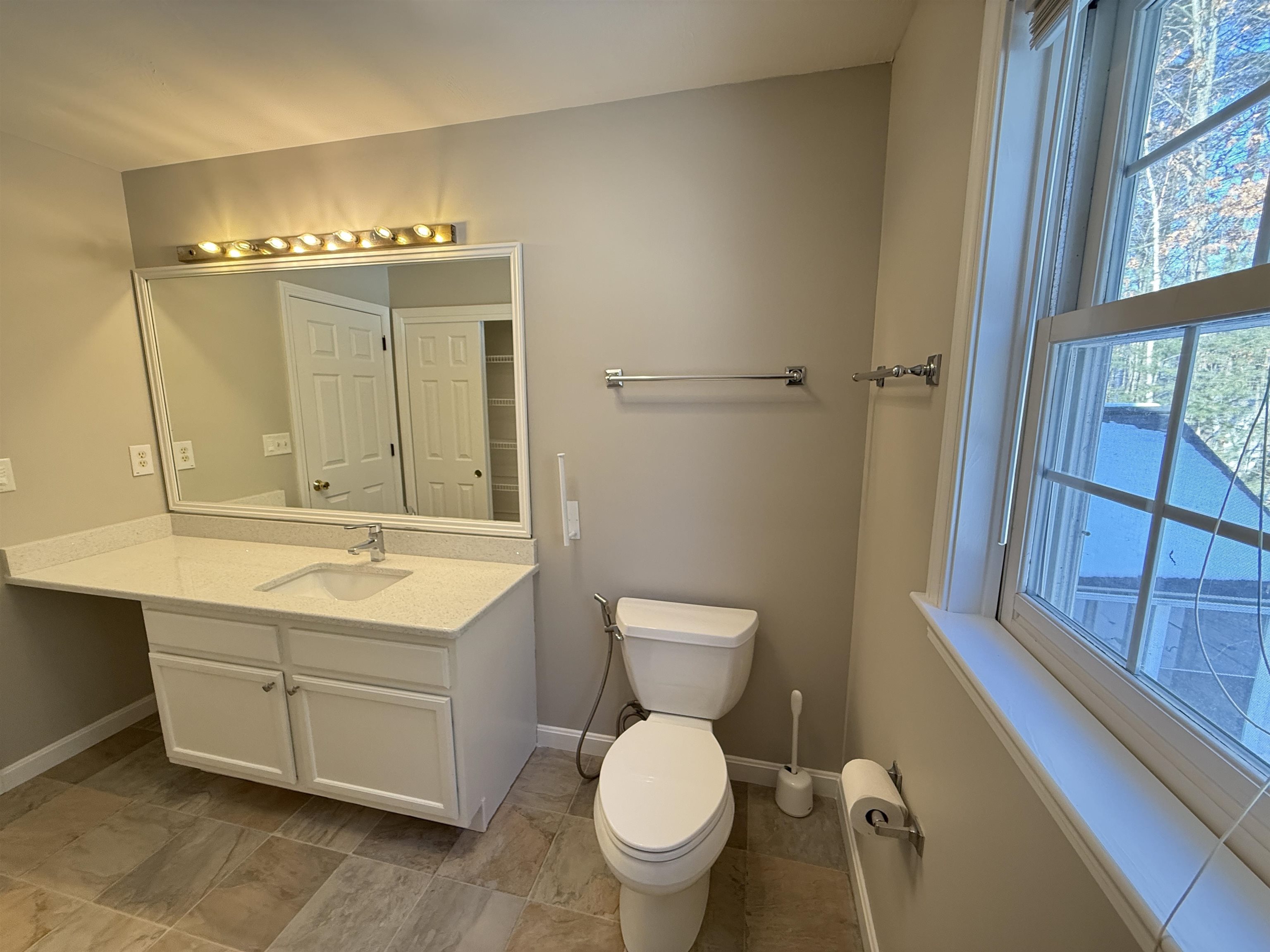 property viewer photo 27